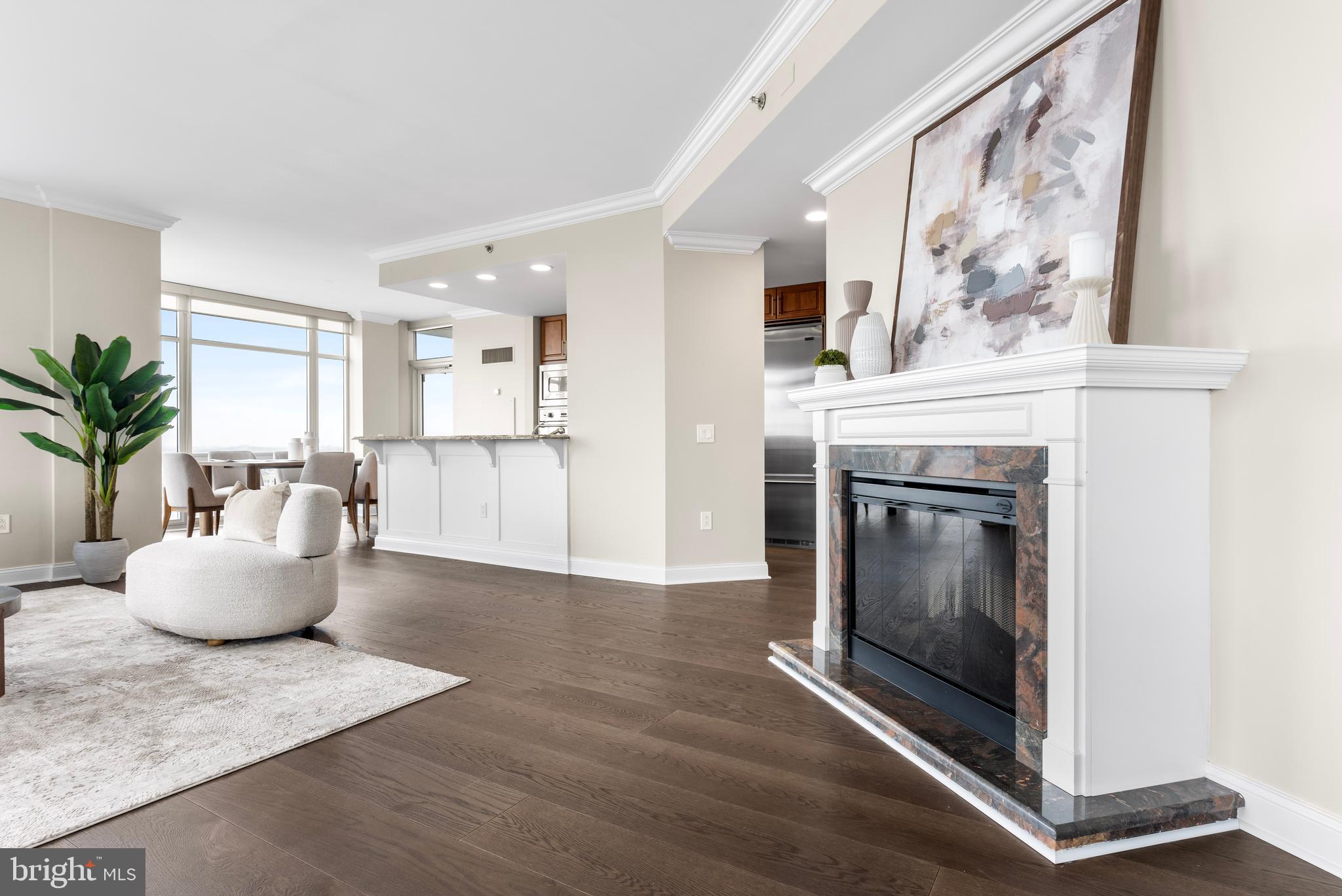 AVENUE OF THE ARTS - Residential