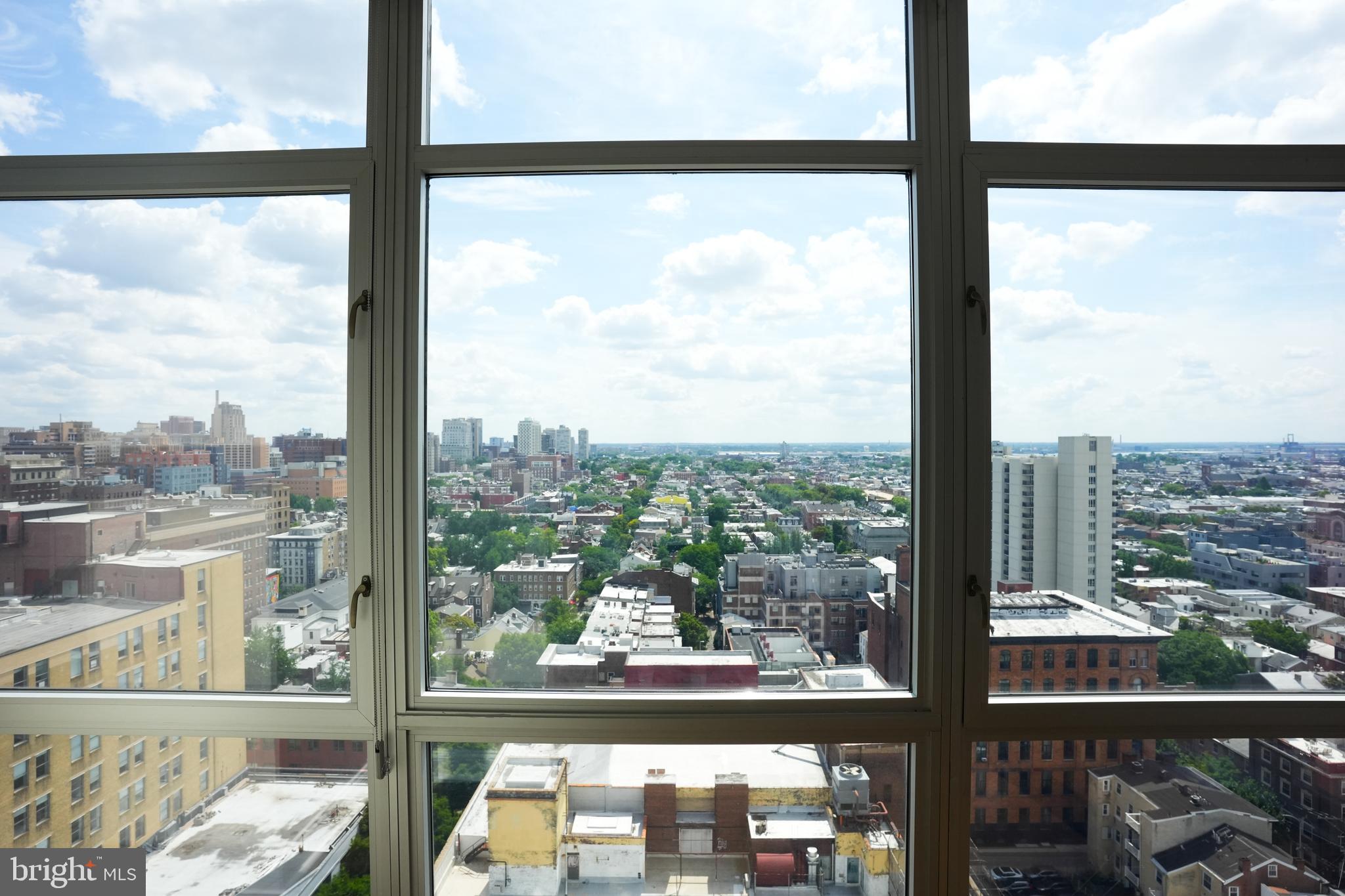AVENUE OF THE ARTS - Residential