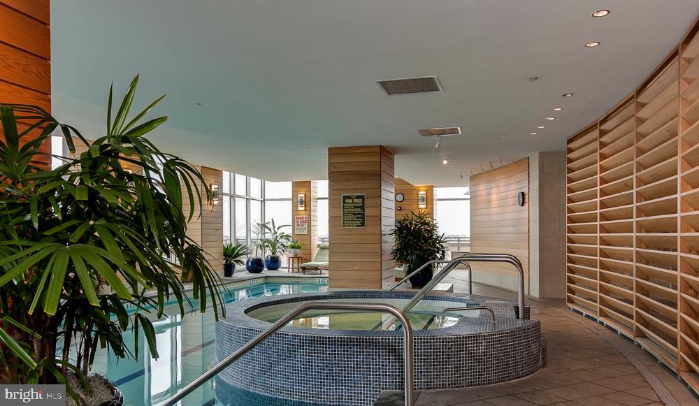 AVENUE OF THE ARTS - Residential