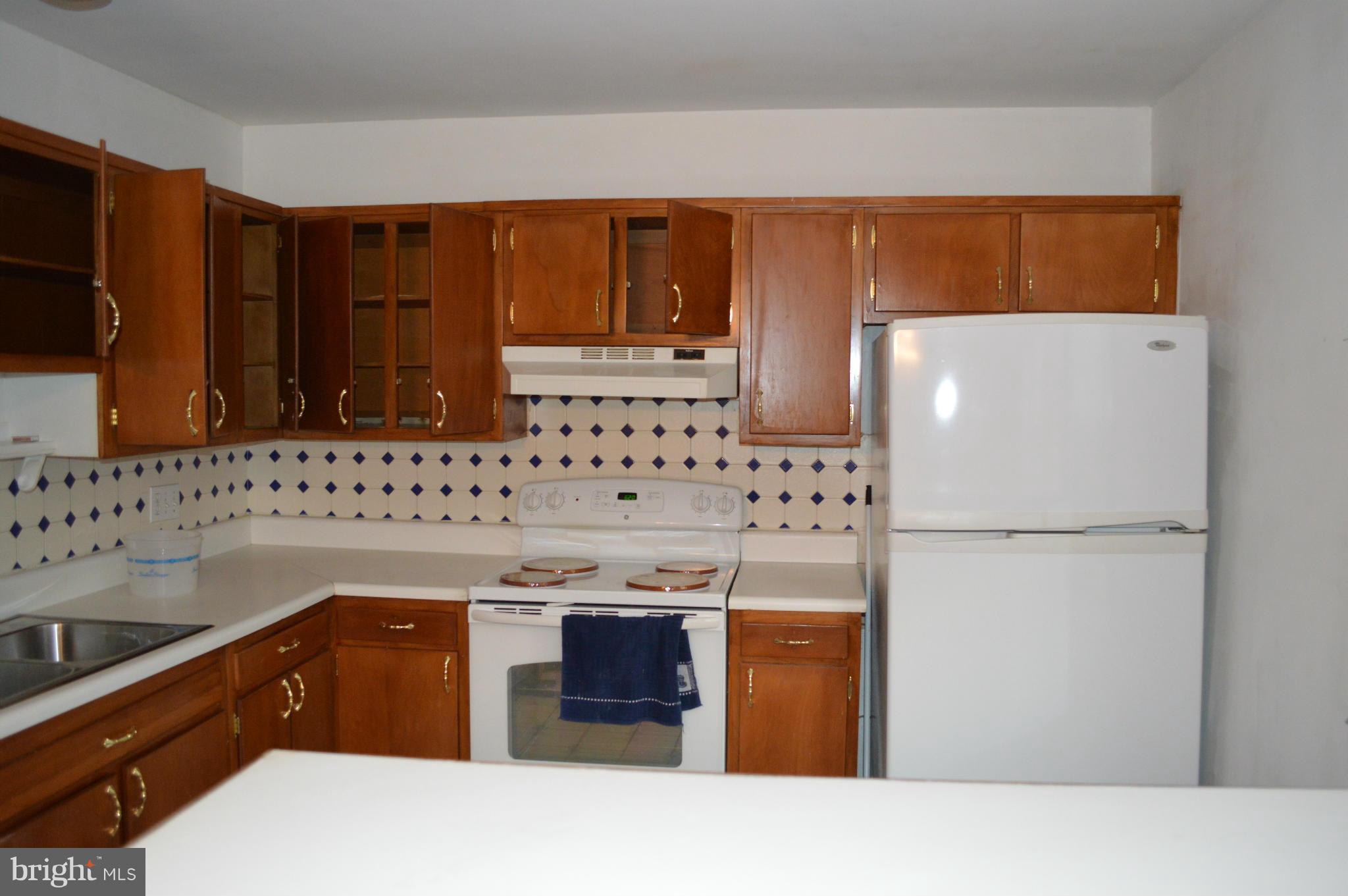 VILLAGE SQUARE - Residential Lease