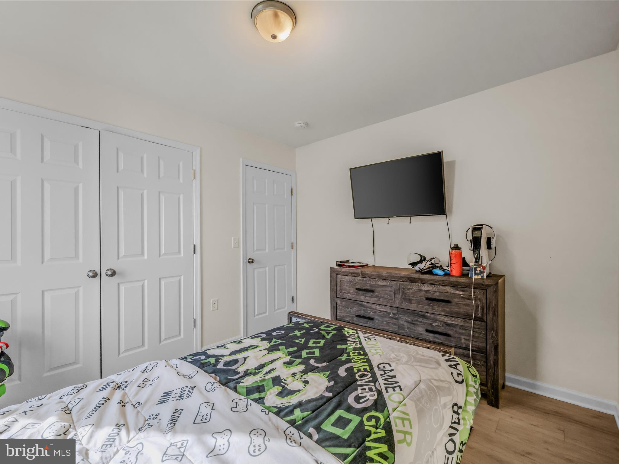 MIDDLE CREEK MANOR - Residential