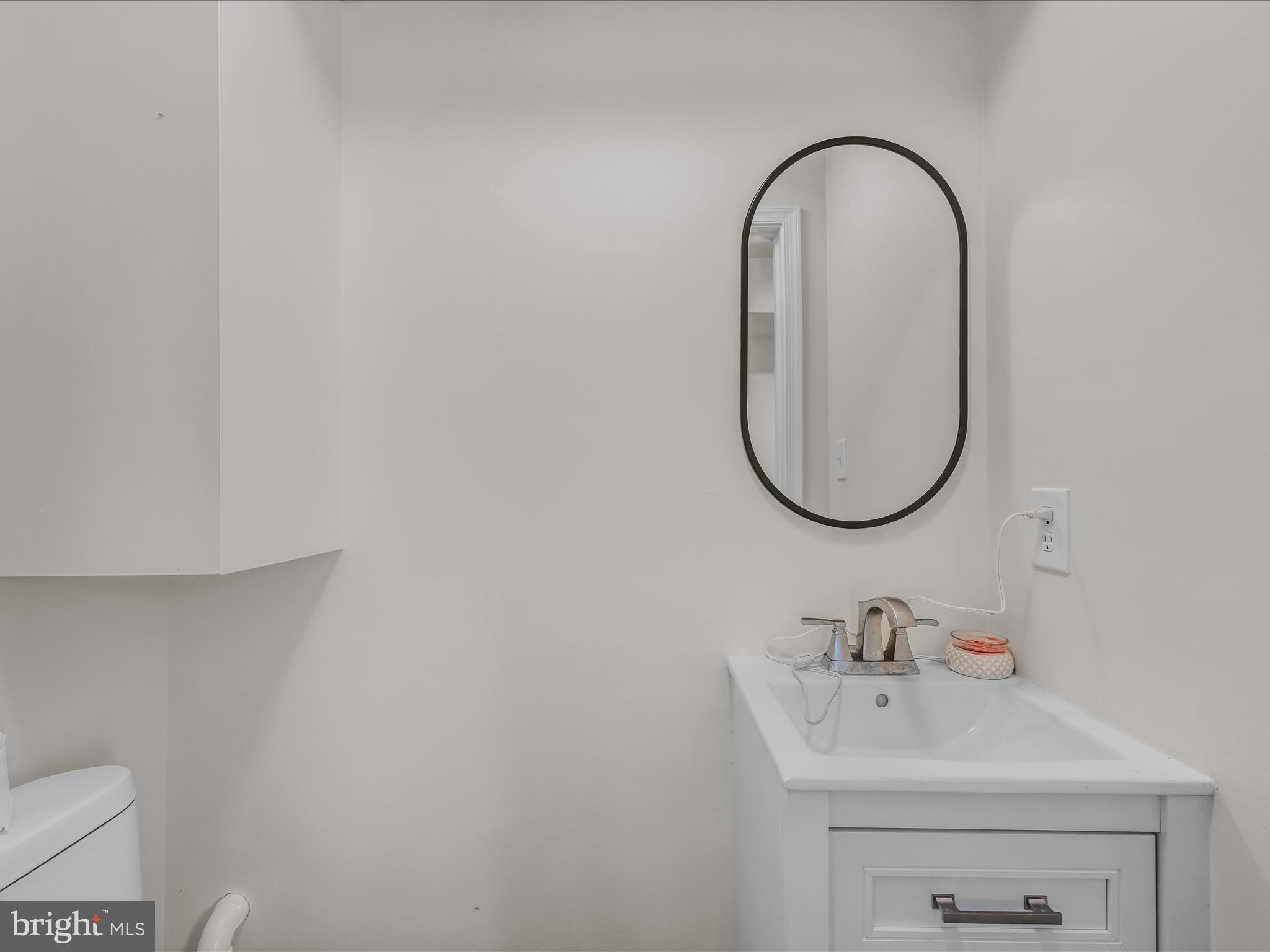 MIDDLE CREEK MANOR - Residential