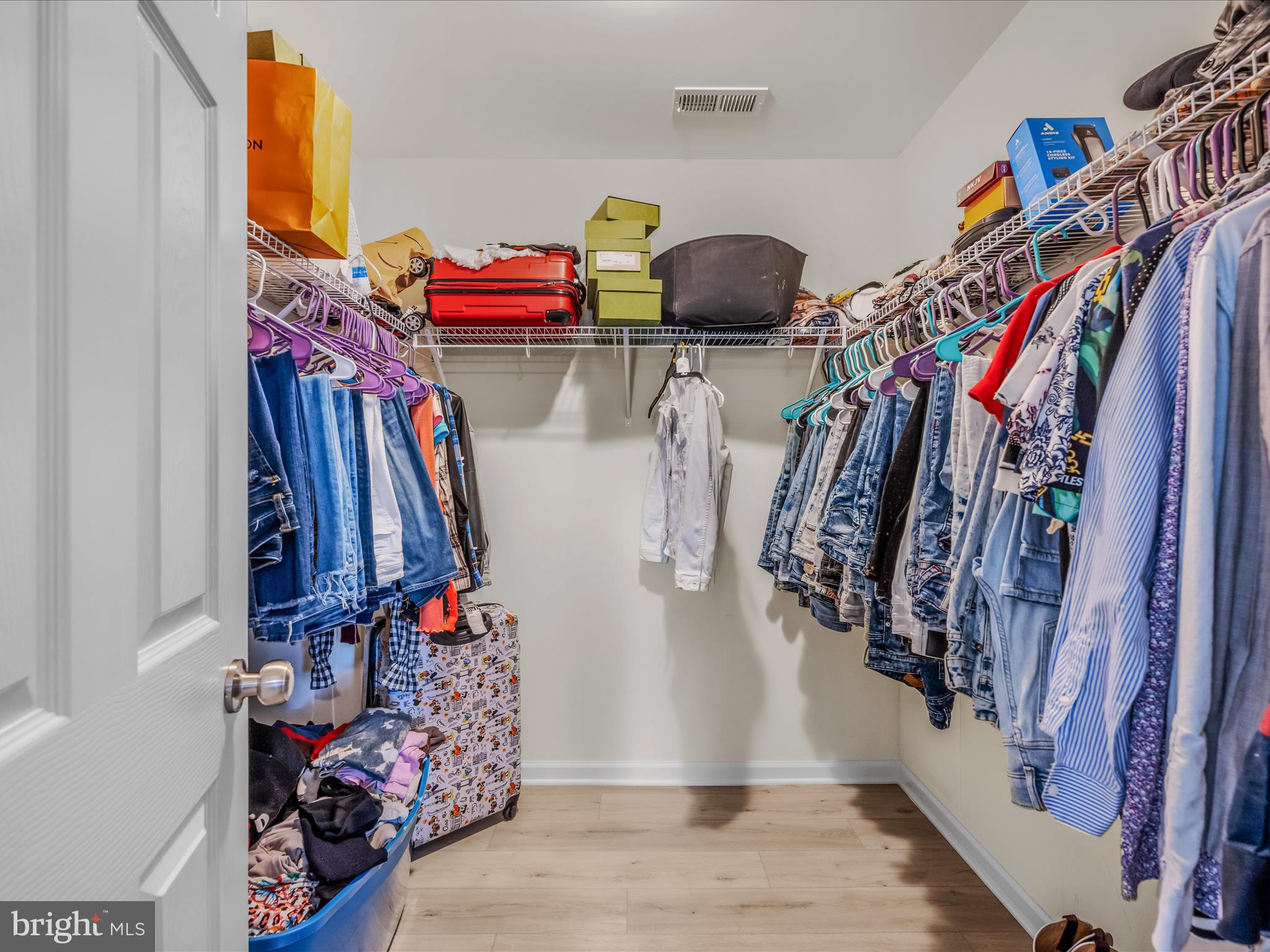 MIDDLE CREEK MANOR - Residential