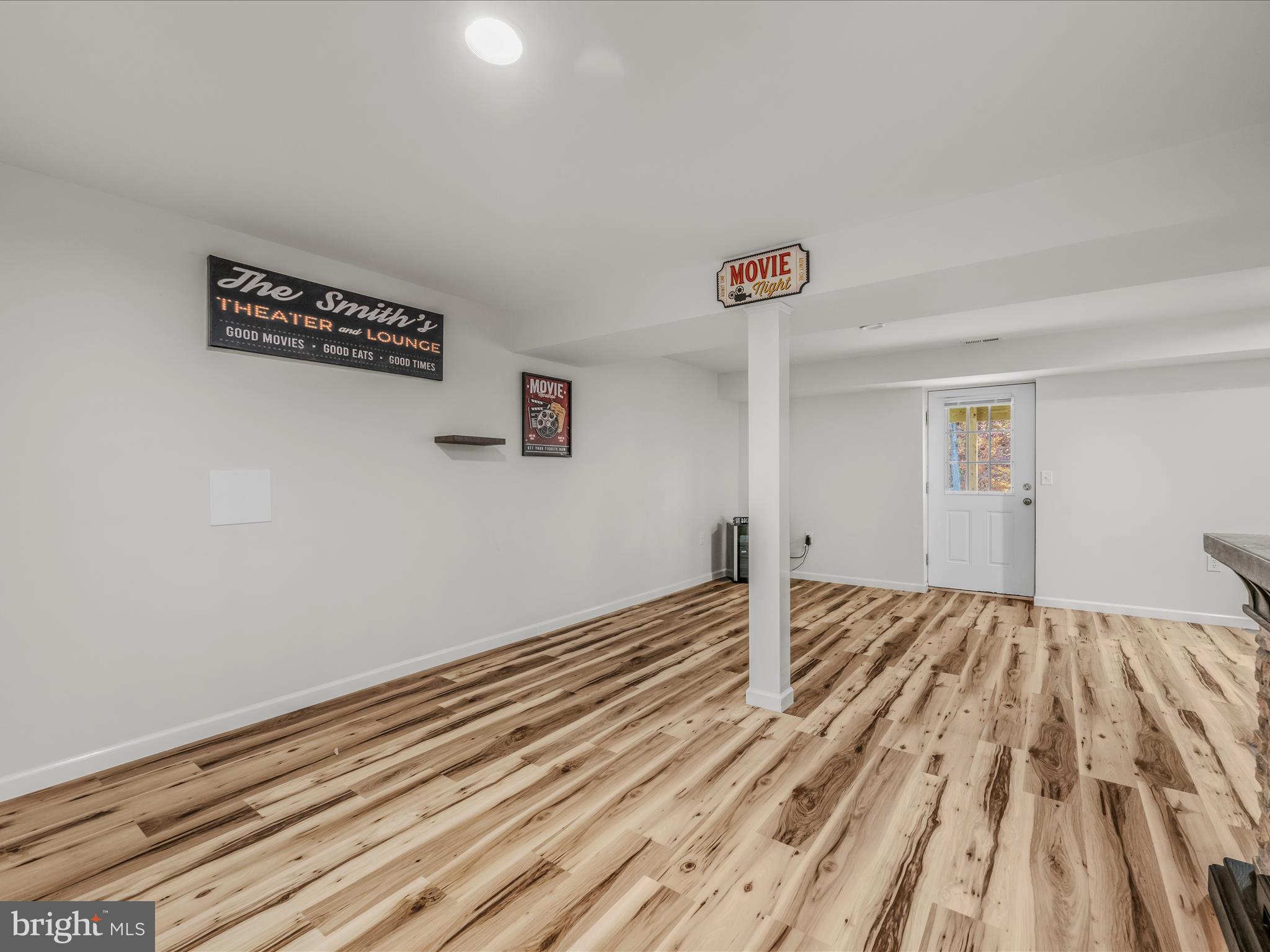 MIDDLE CREEK MANOR - Residential