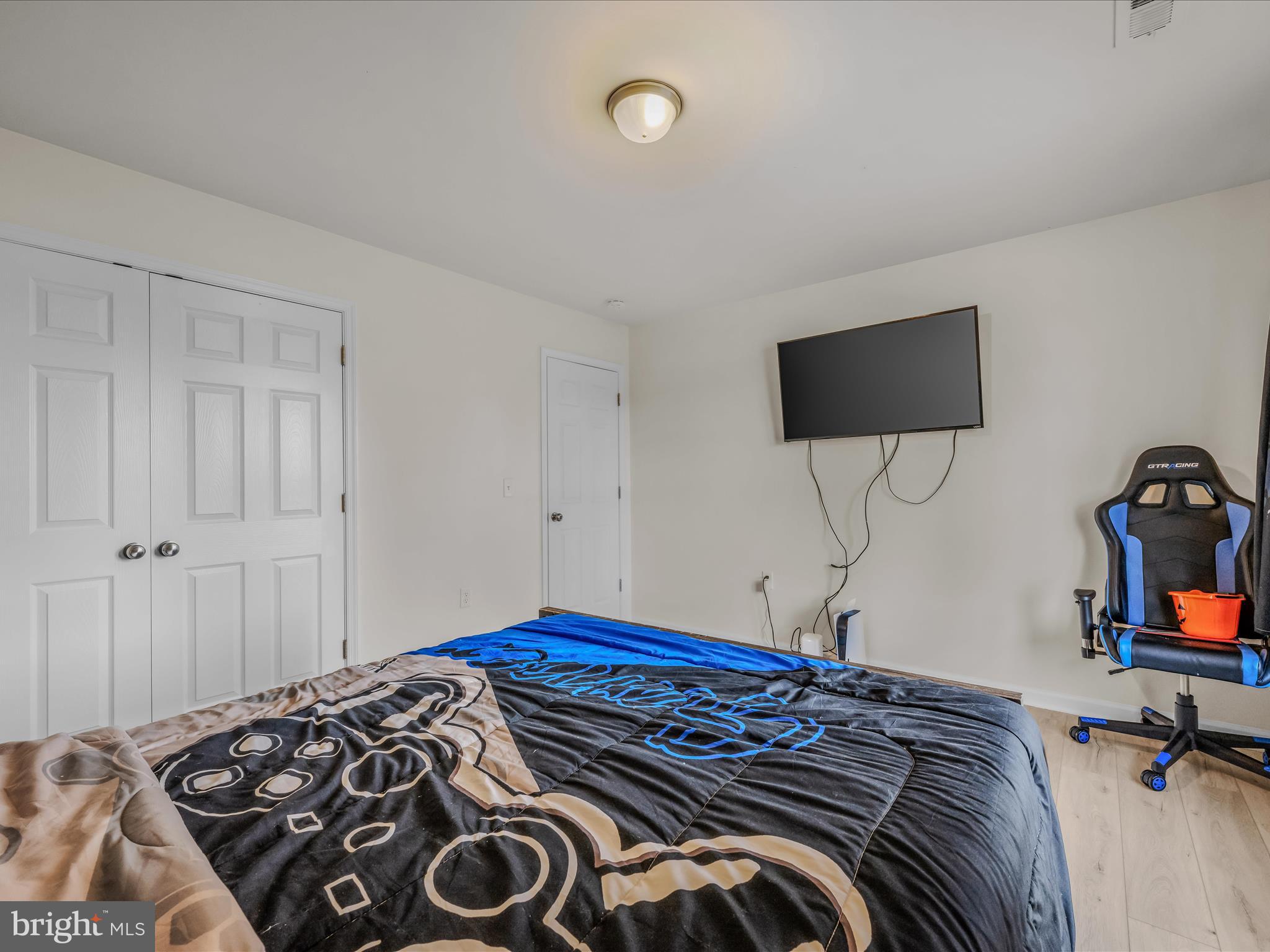 MIDDLE CREEK MANOR - Residential