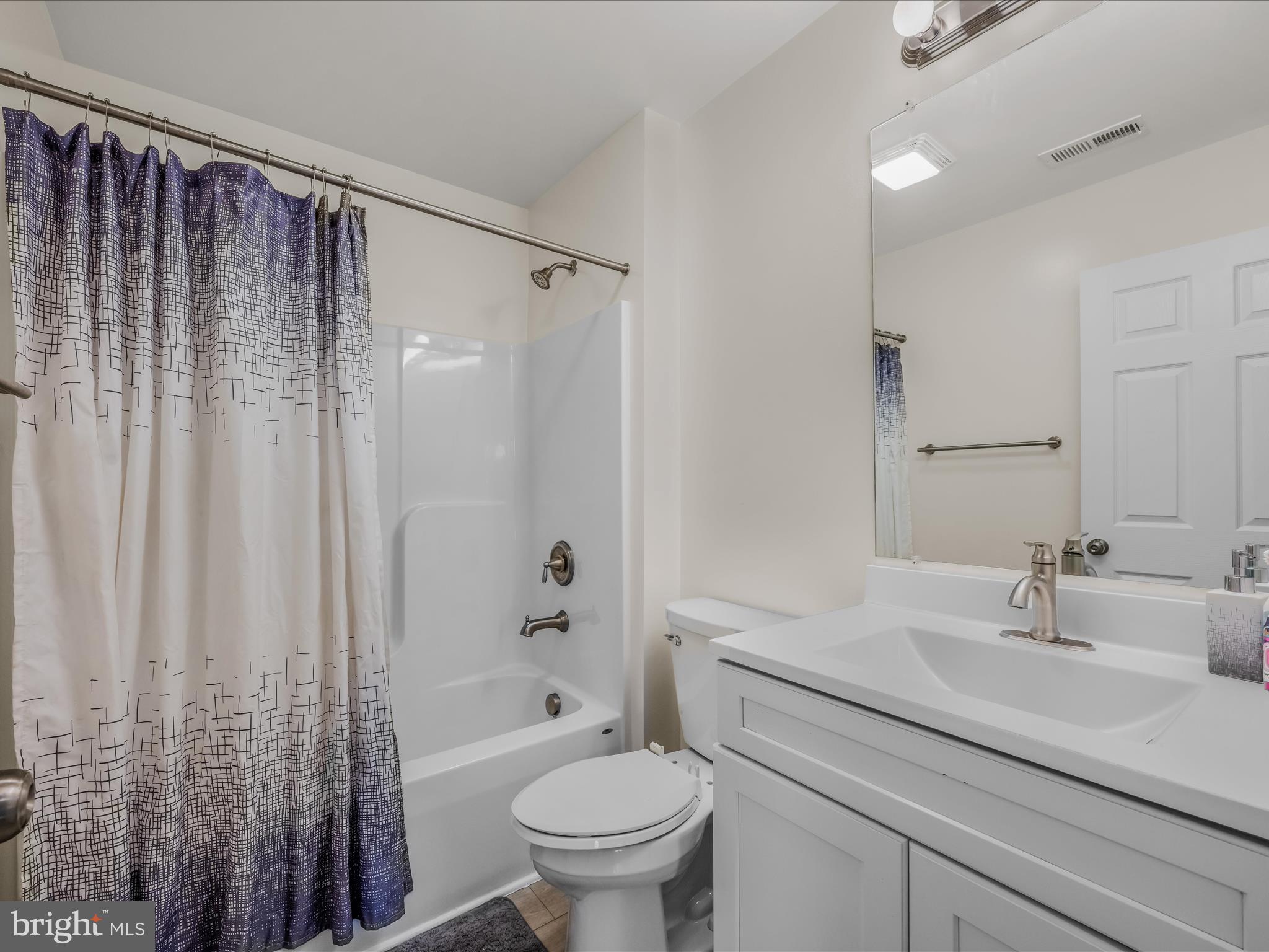 MIDDLE CREEK MANOR - Residential