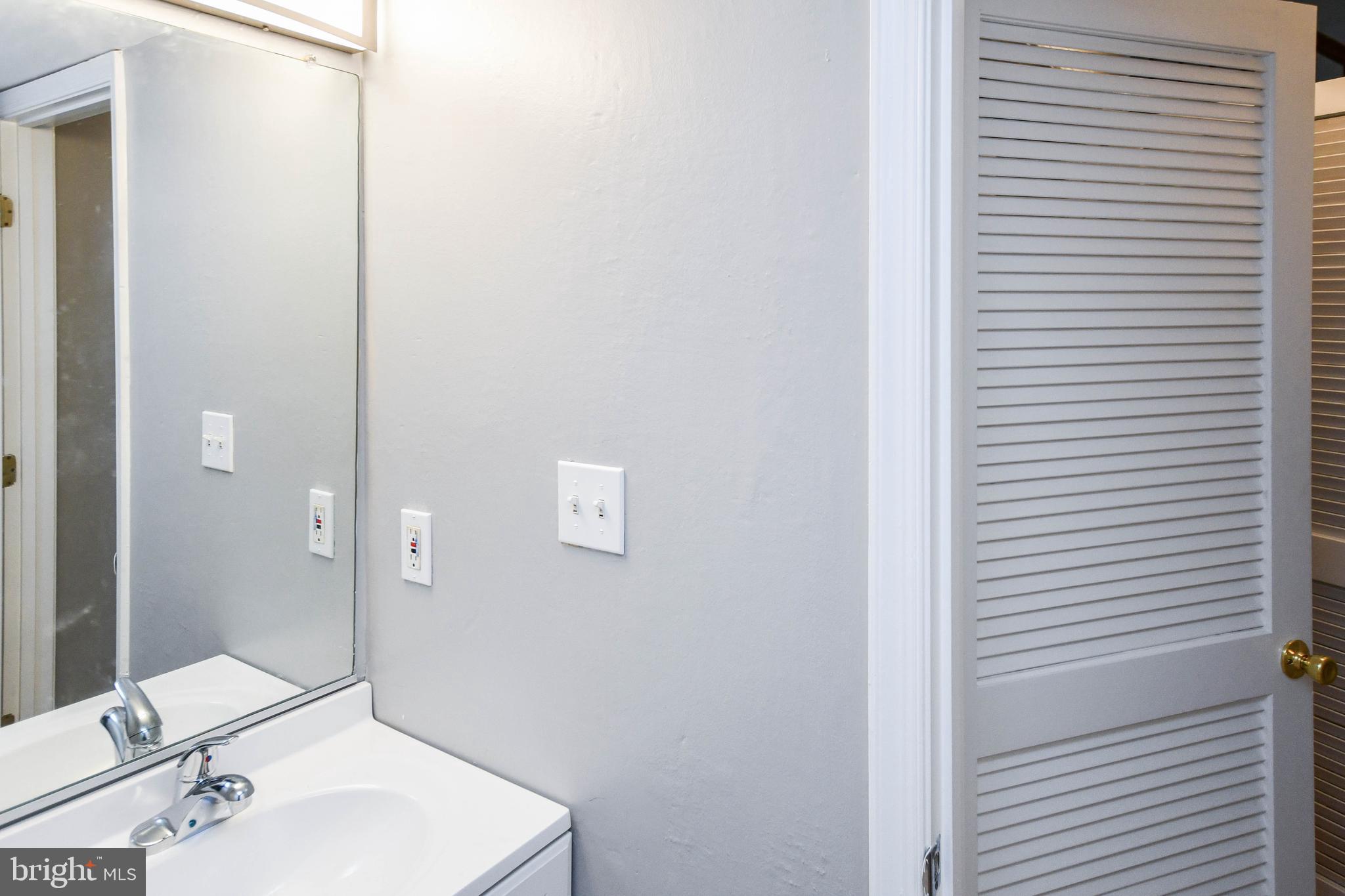 KINGS COUNCIL CONDO - Residential