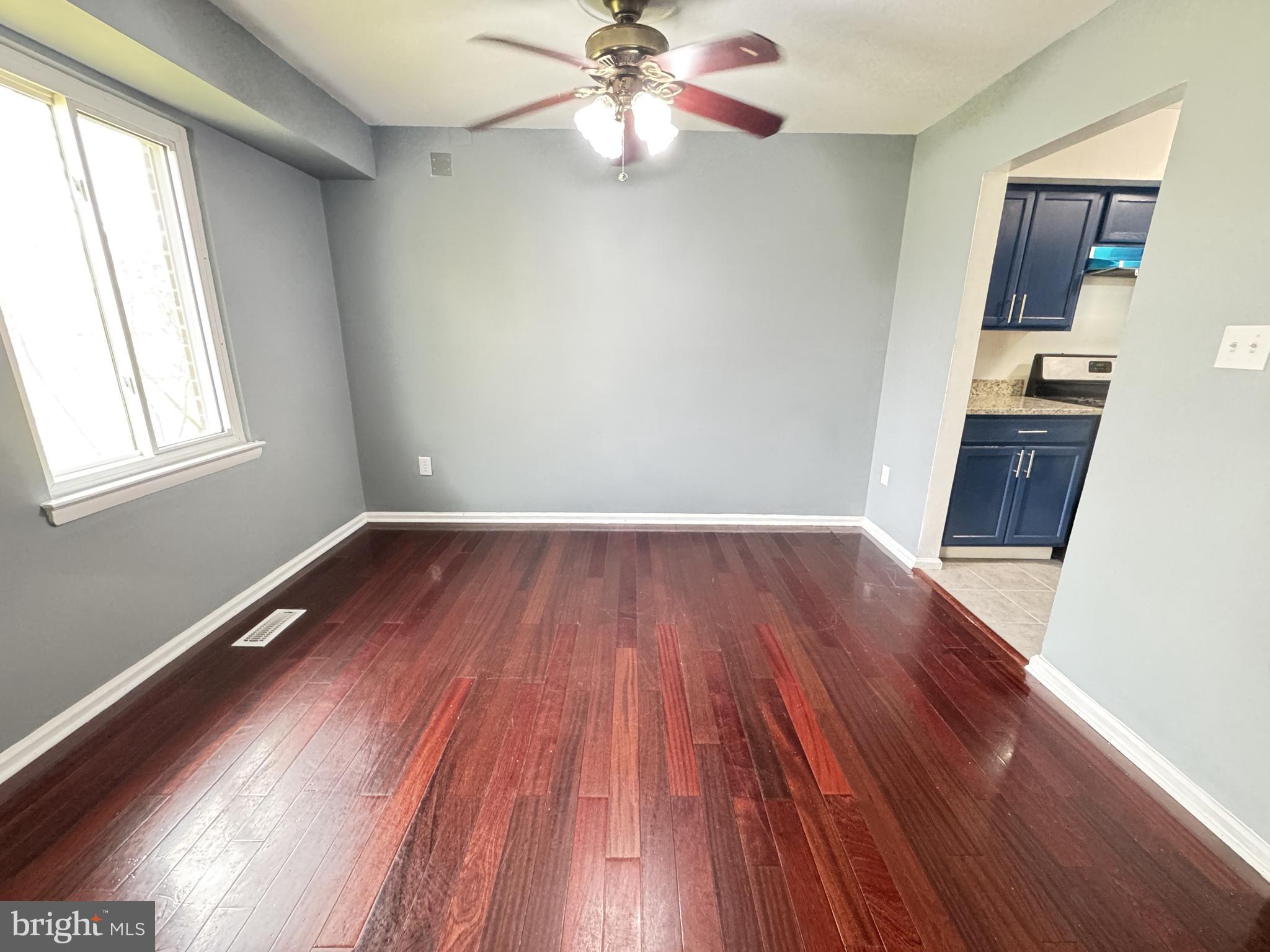 748 W SIDE DRIVE 7