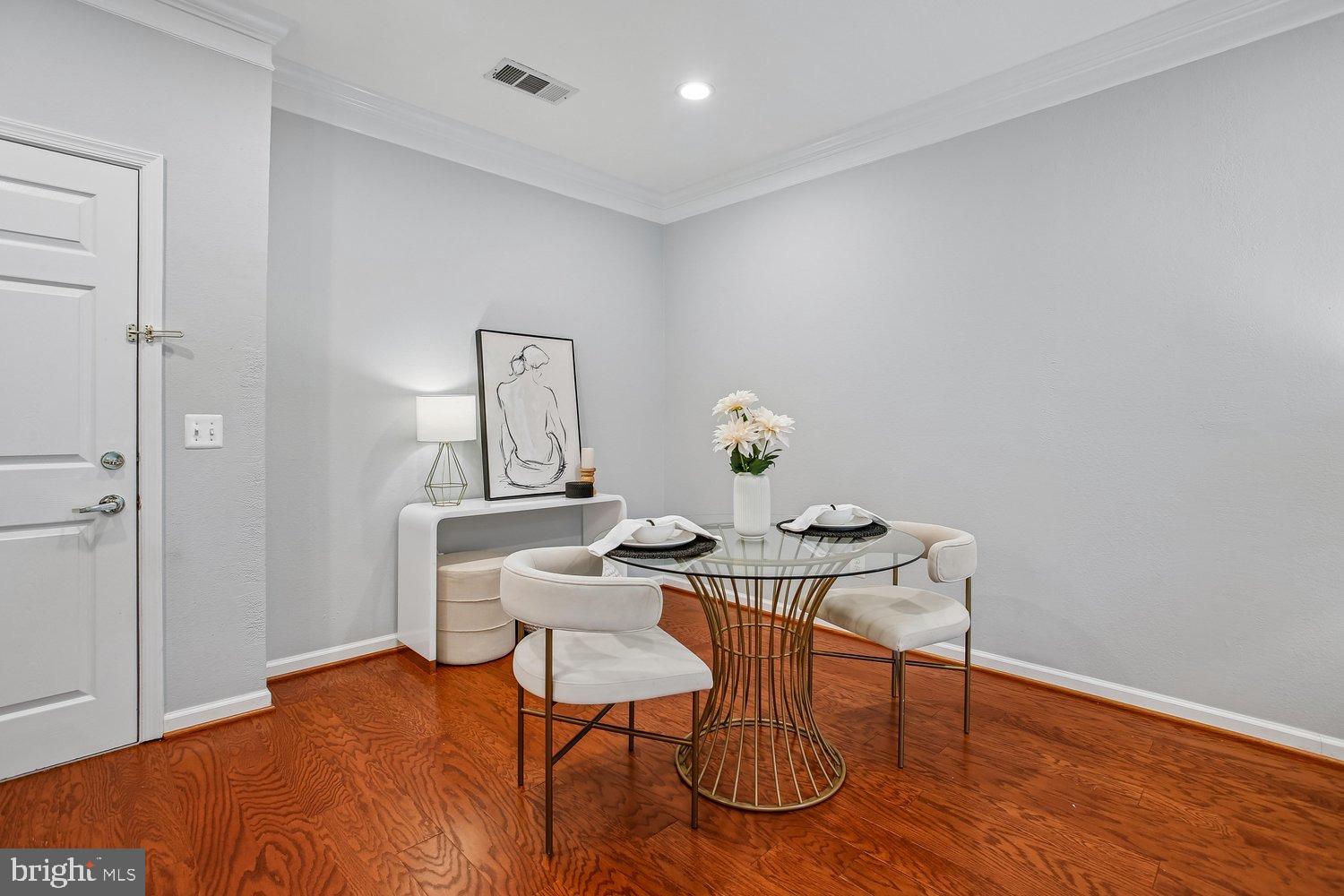 1571 SPRING GATE DRIVE 6106