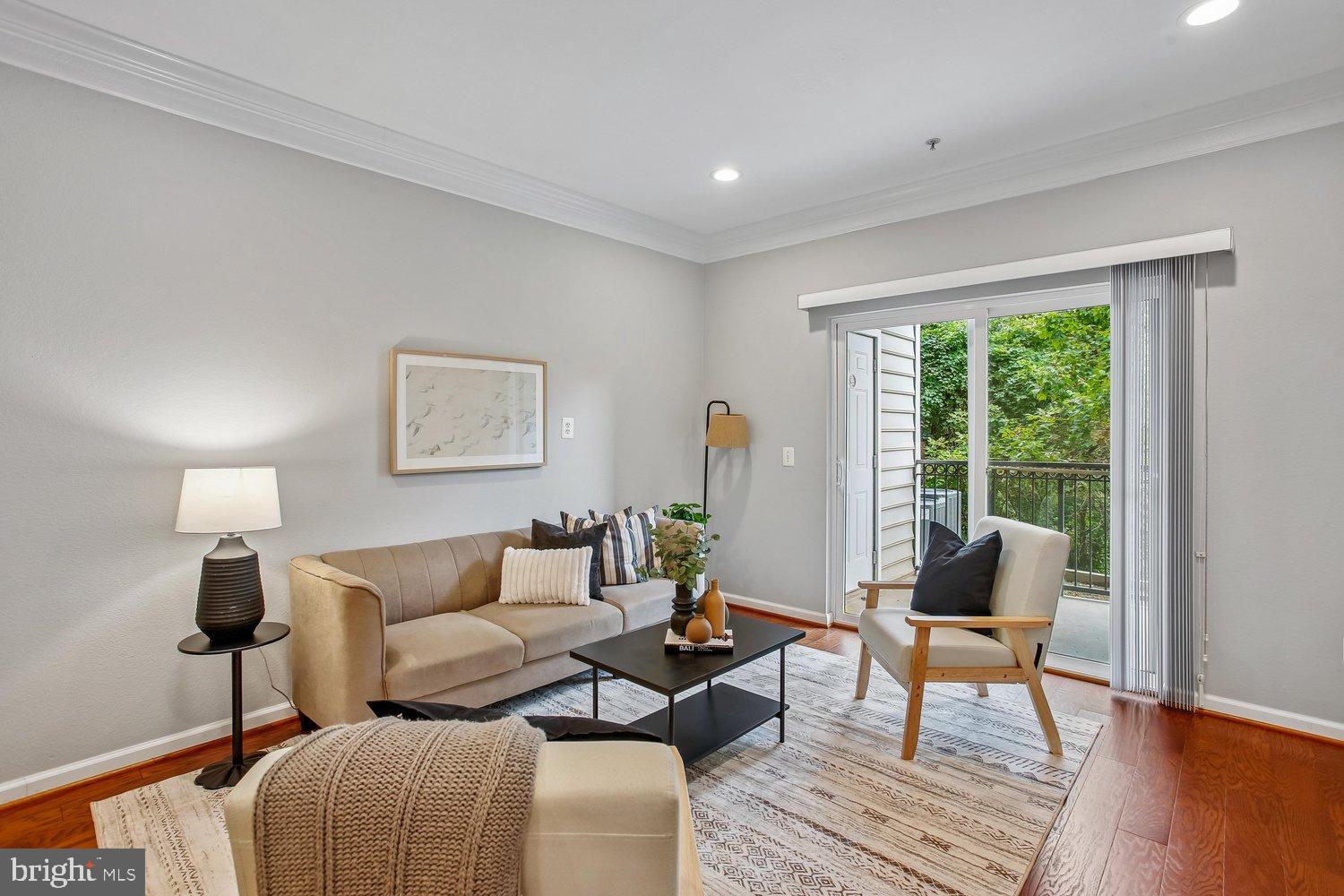 1571 SPRING GATE DRIVE 6106