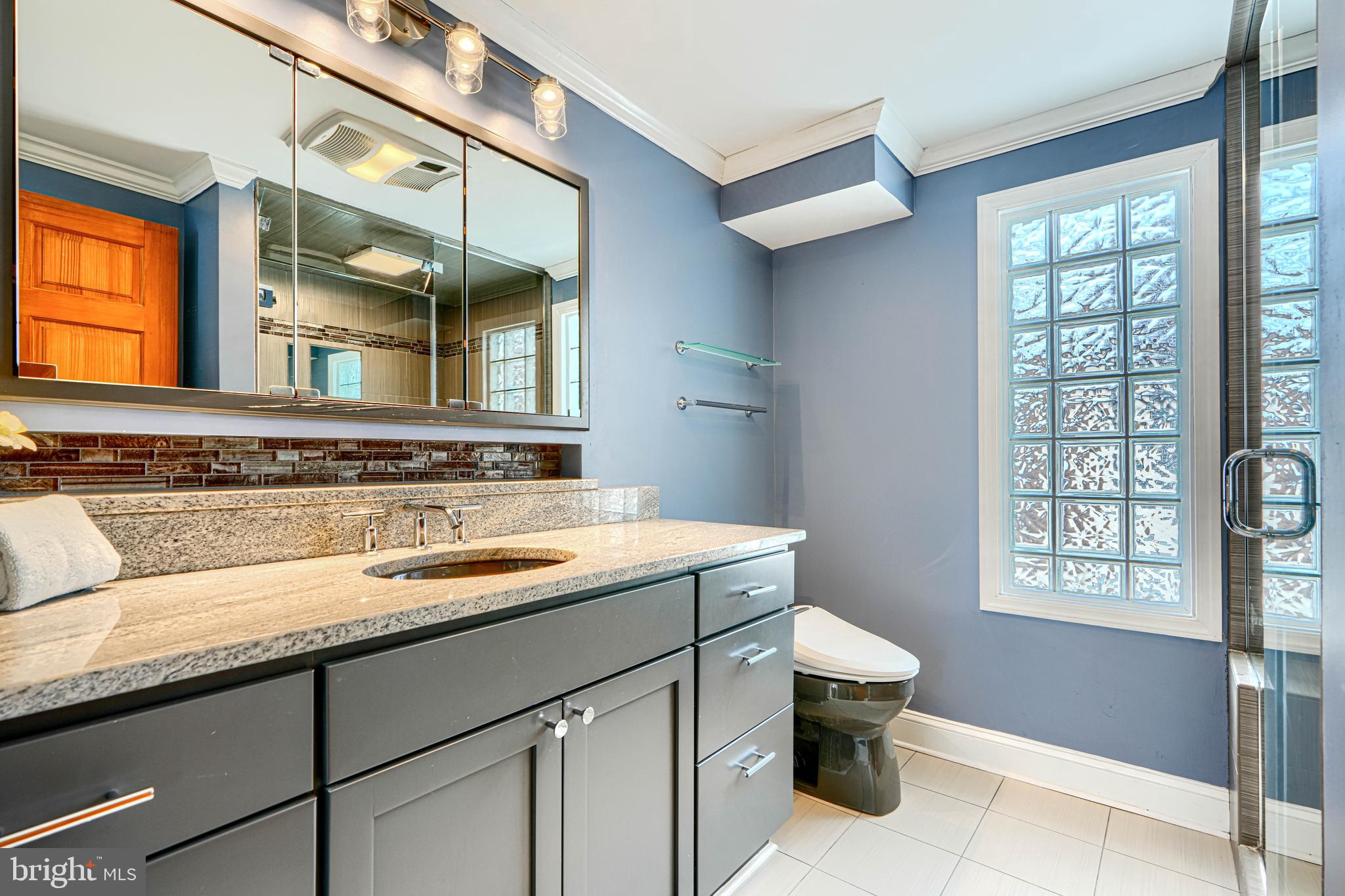 TOWSON MANOR - Residential