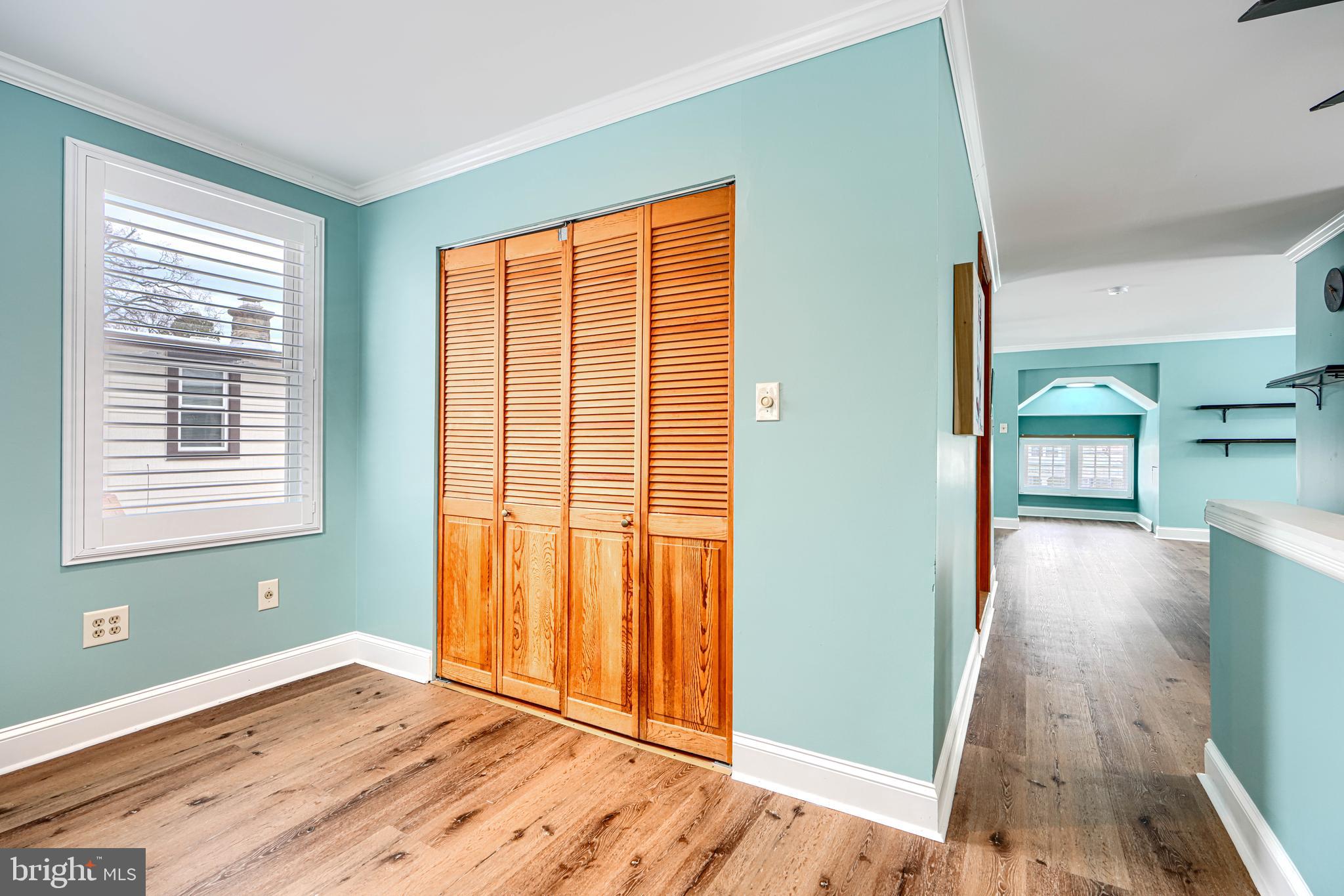 TOWSON MANOR - Residential