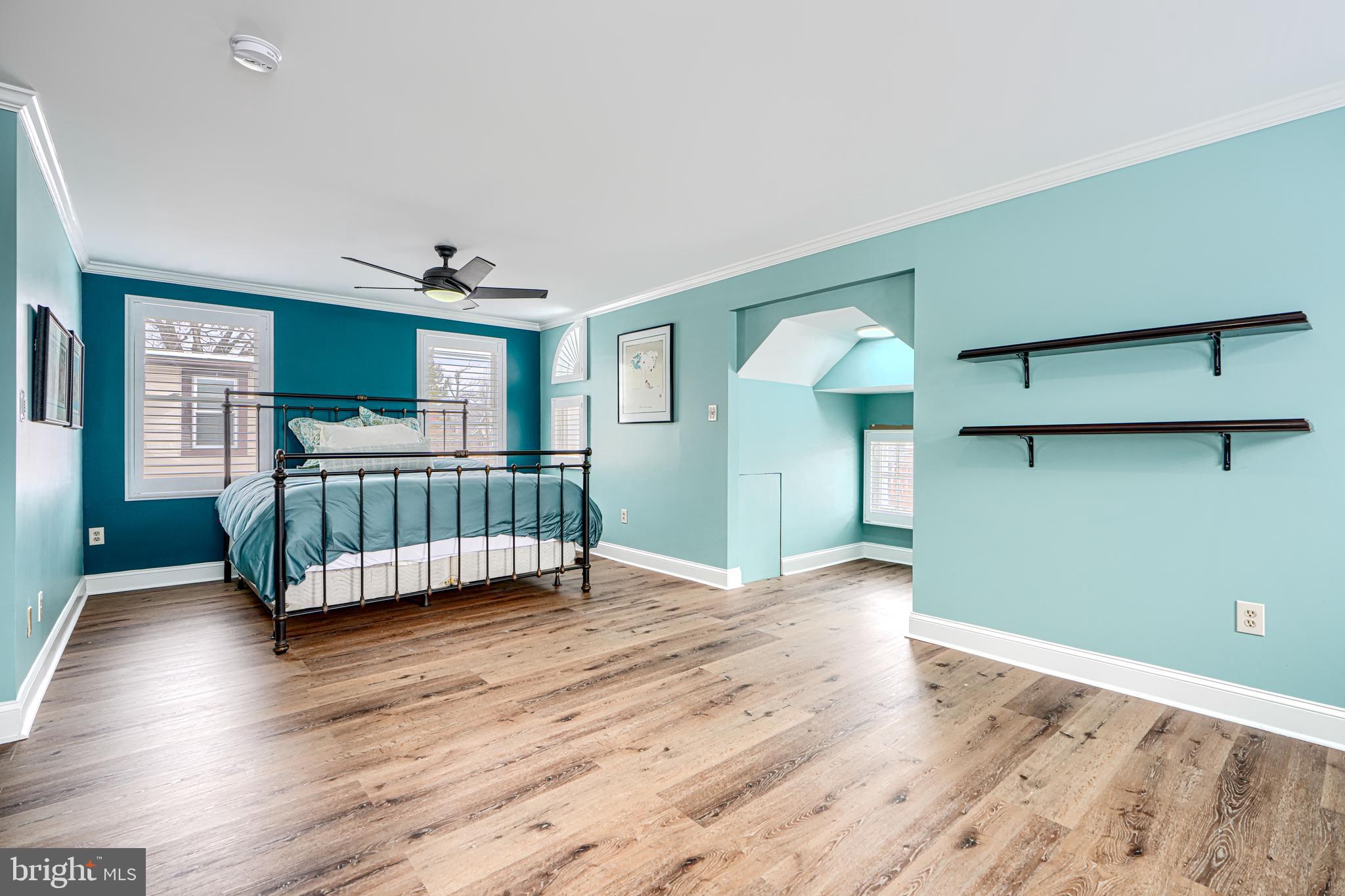 TOWSON MANOR - Residential