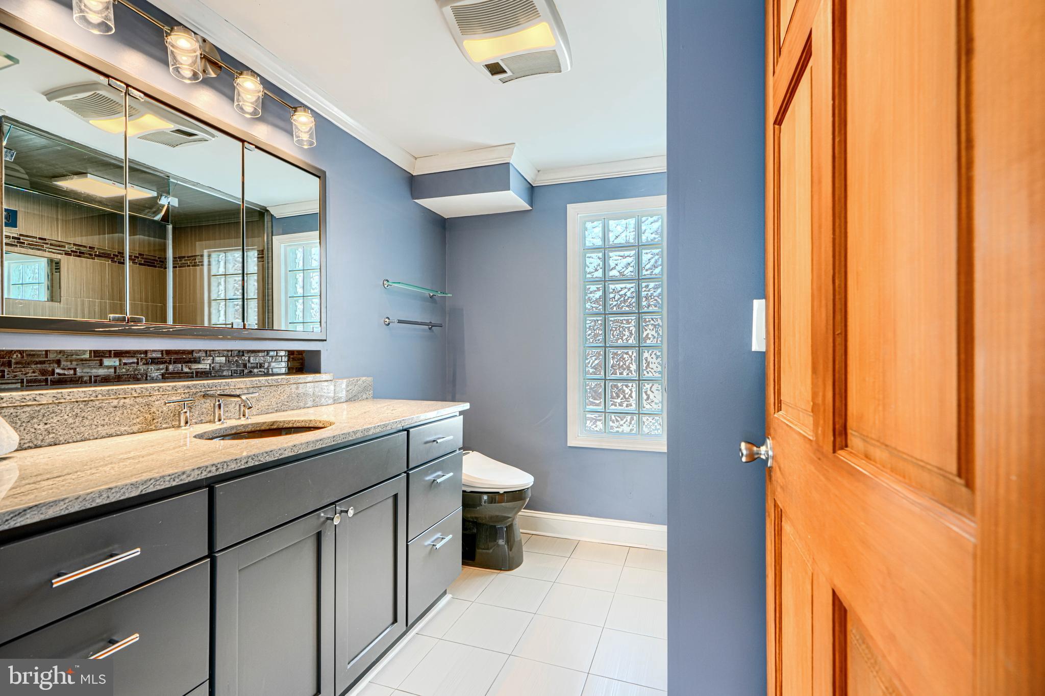 TOWSON MANOR - Residential