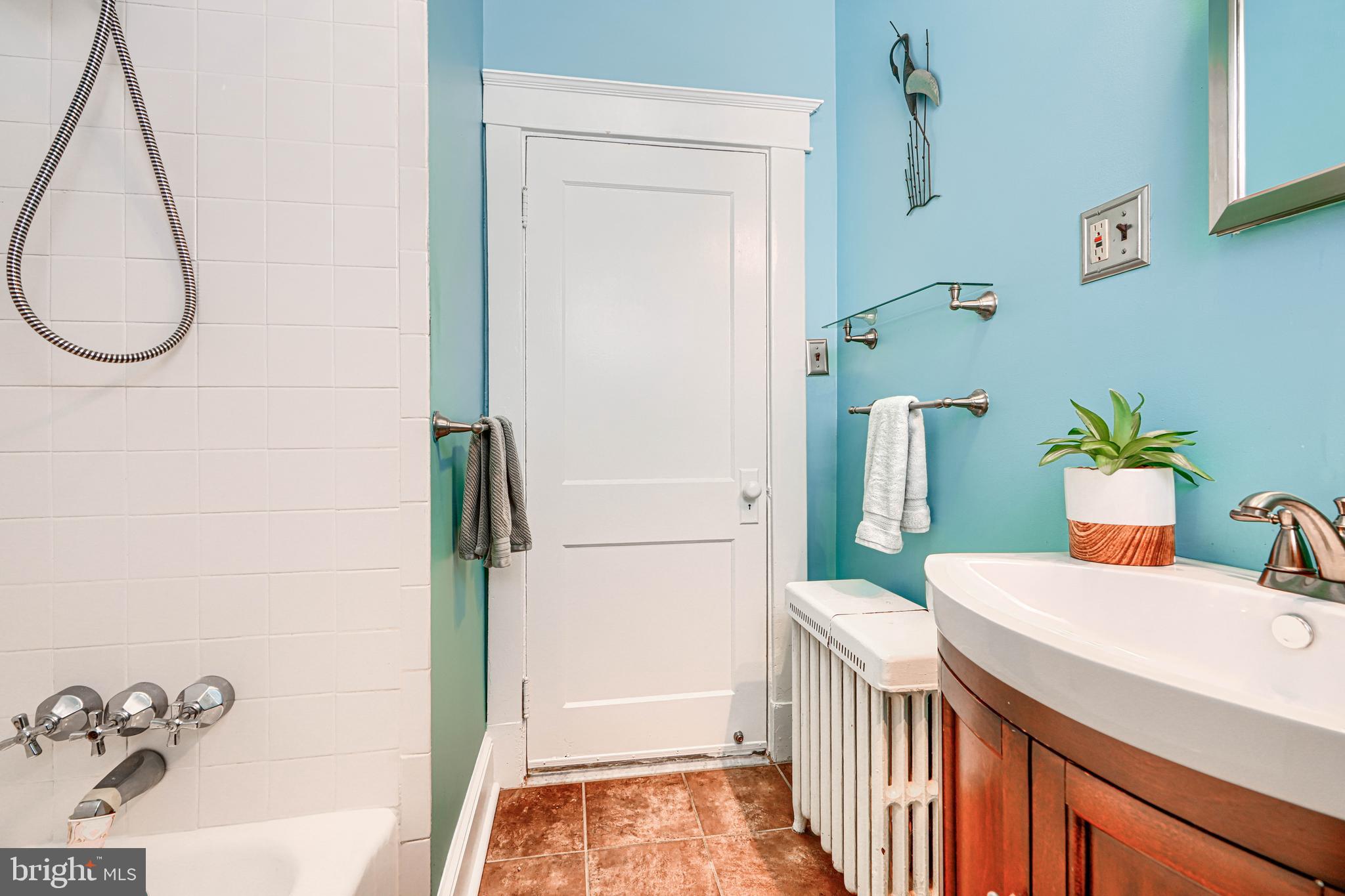 TOWSON MANOR - Residential