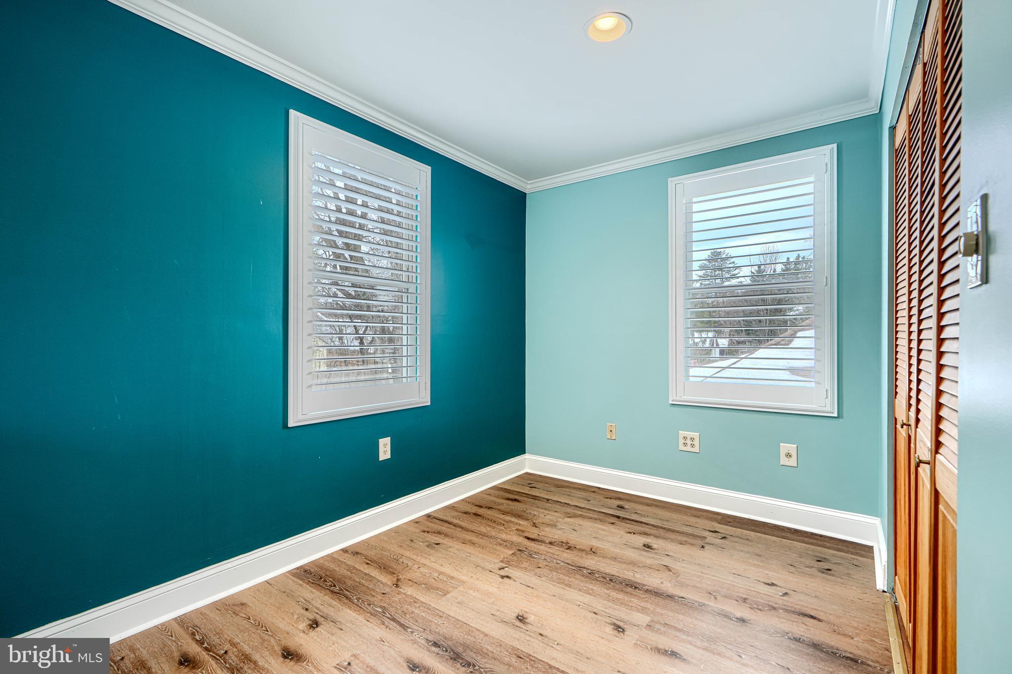 TOWSON MANOR - Residential