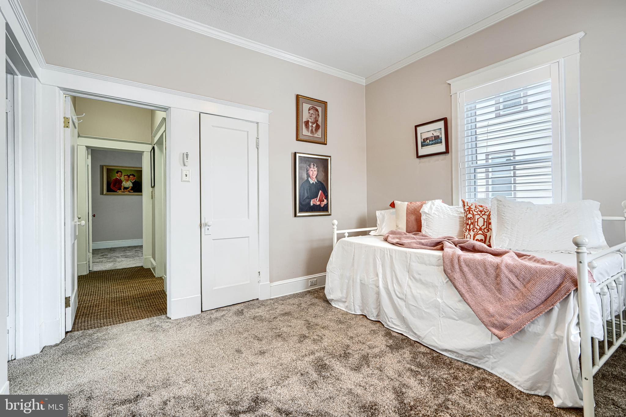 TOWSON MANOR - Residential