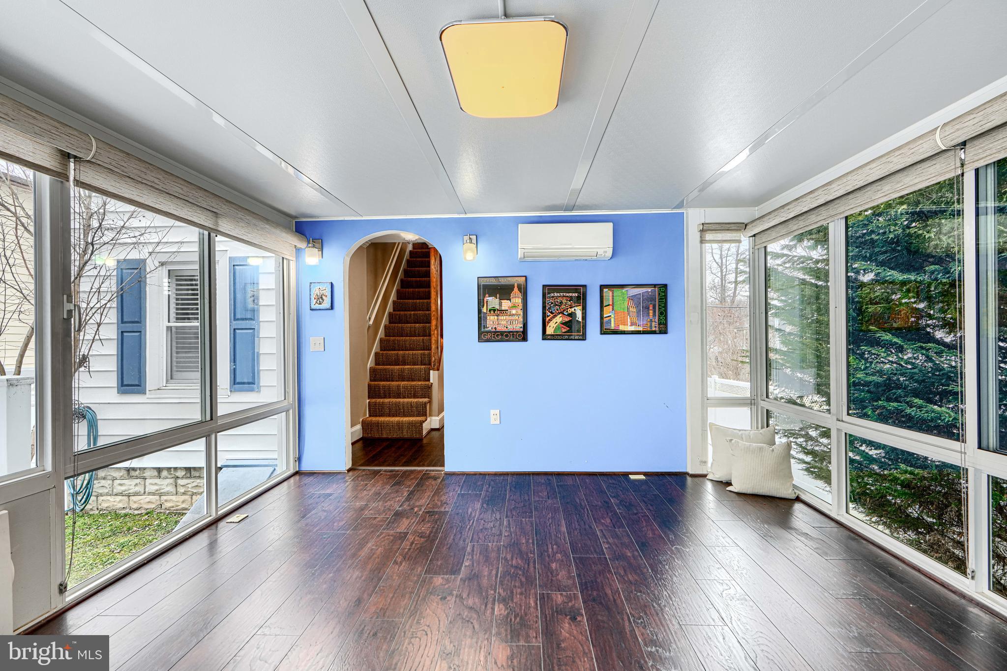 TOWSON MANOR - Residential