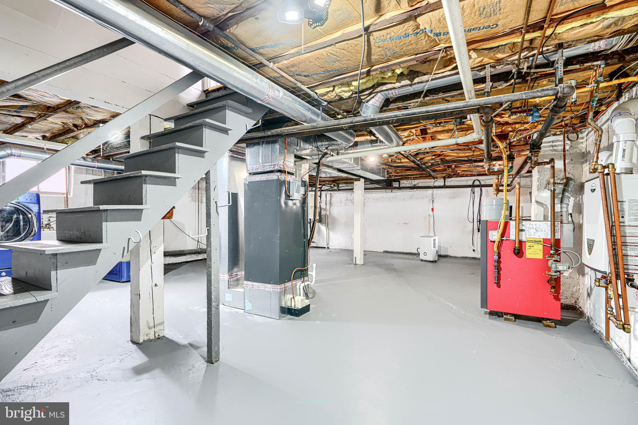 TOWSON MANOR - Residential