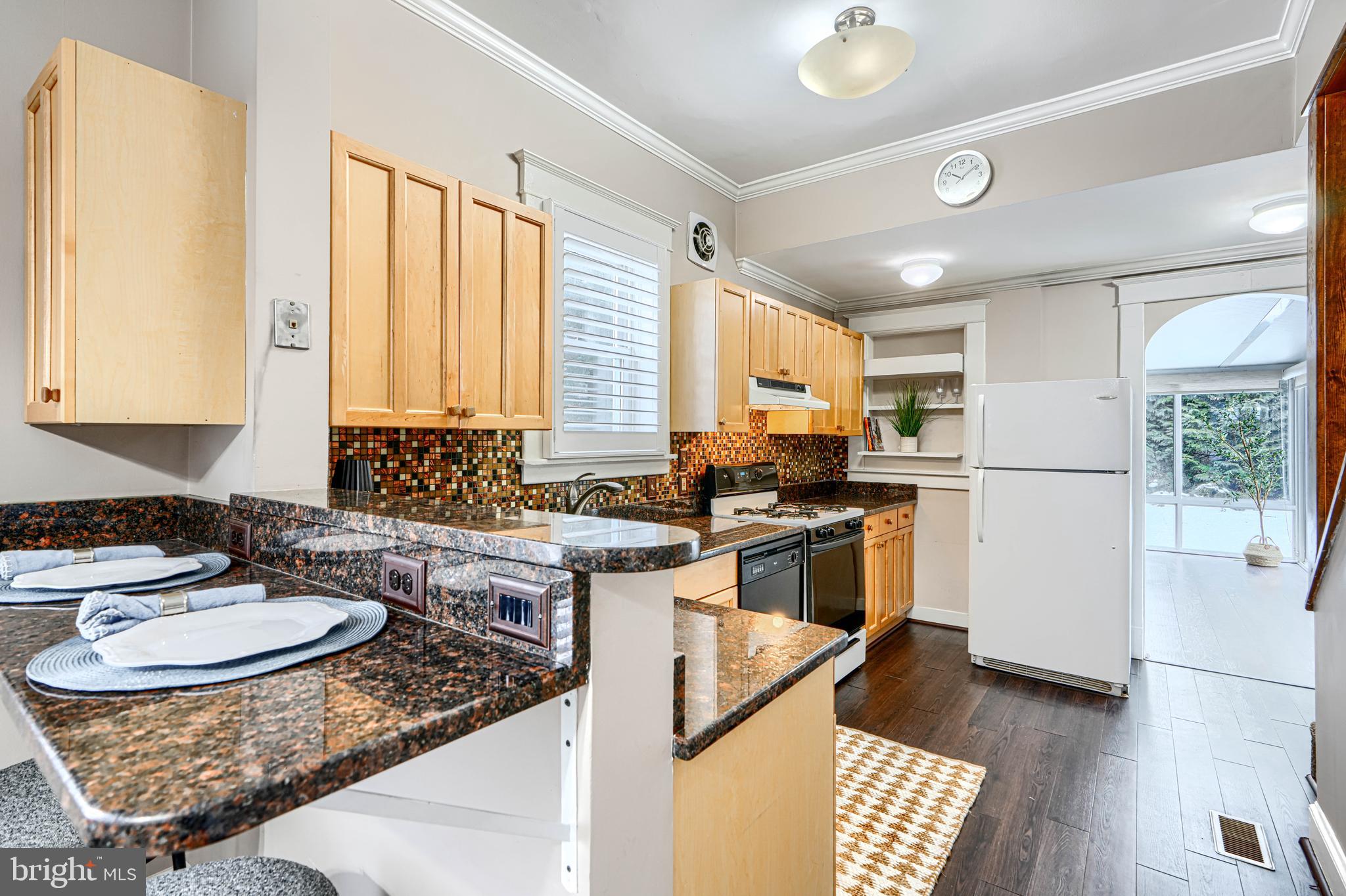 TOWSON MANOR - Residential