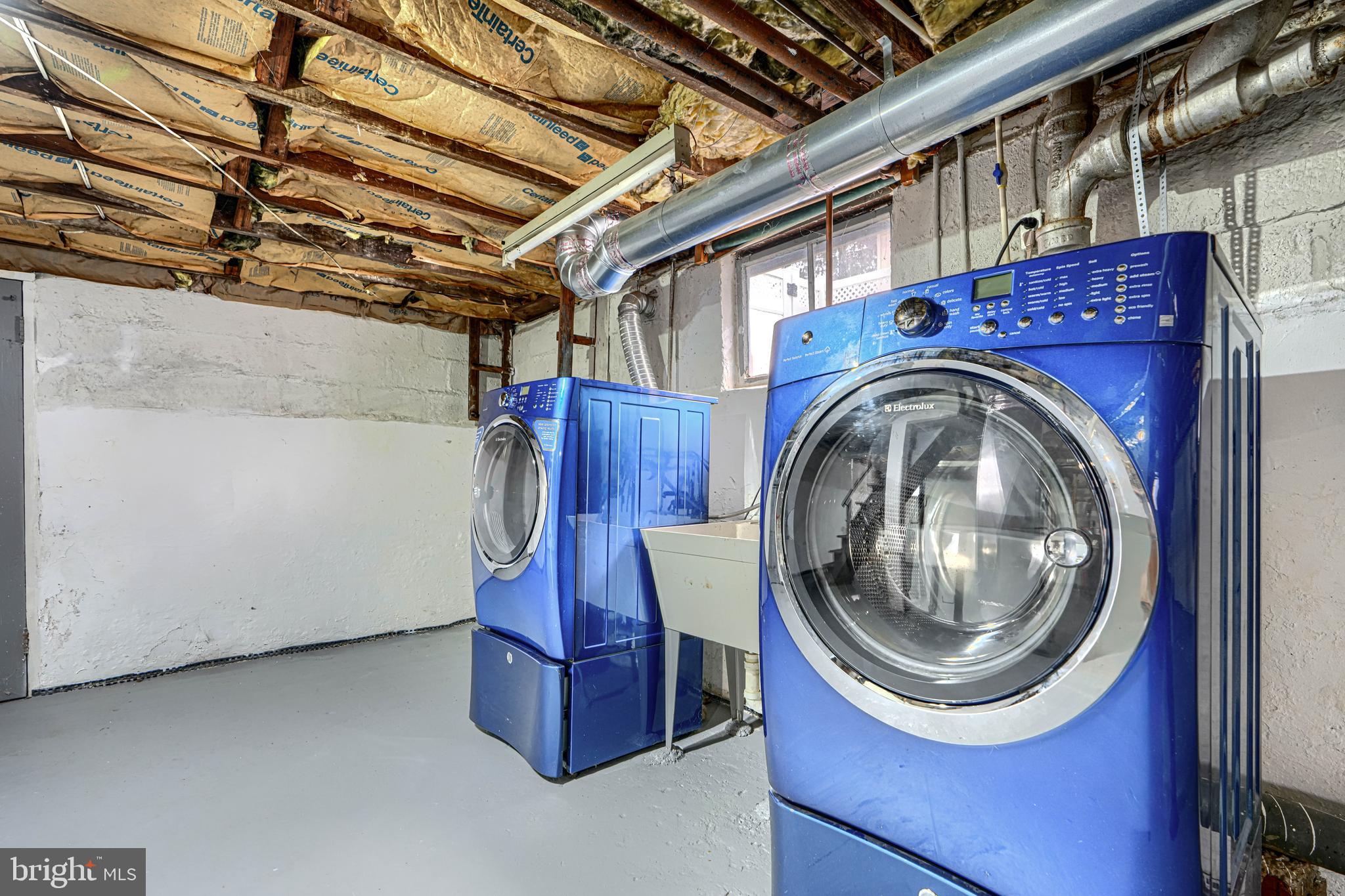 TOWSON MANOR - Residential