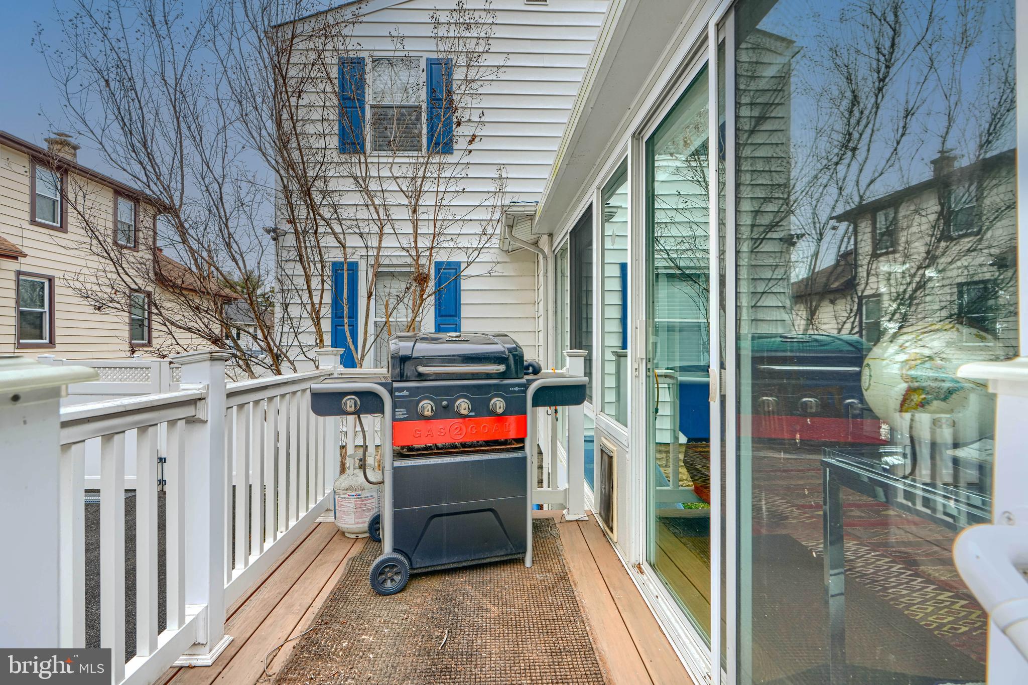 TOWSON MANOR - Residential