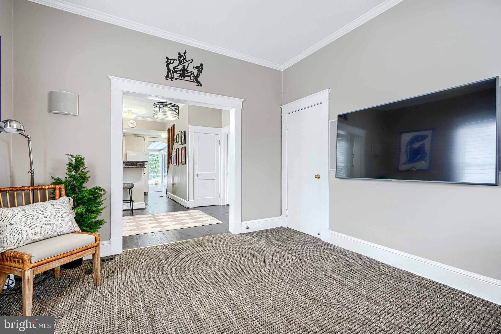 TOWSON MANOR - Residential