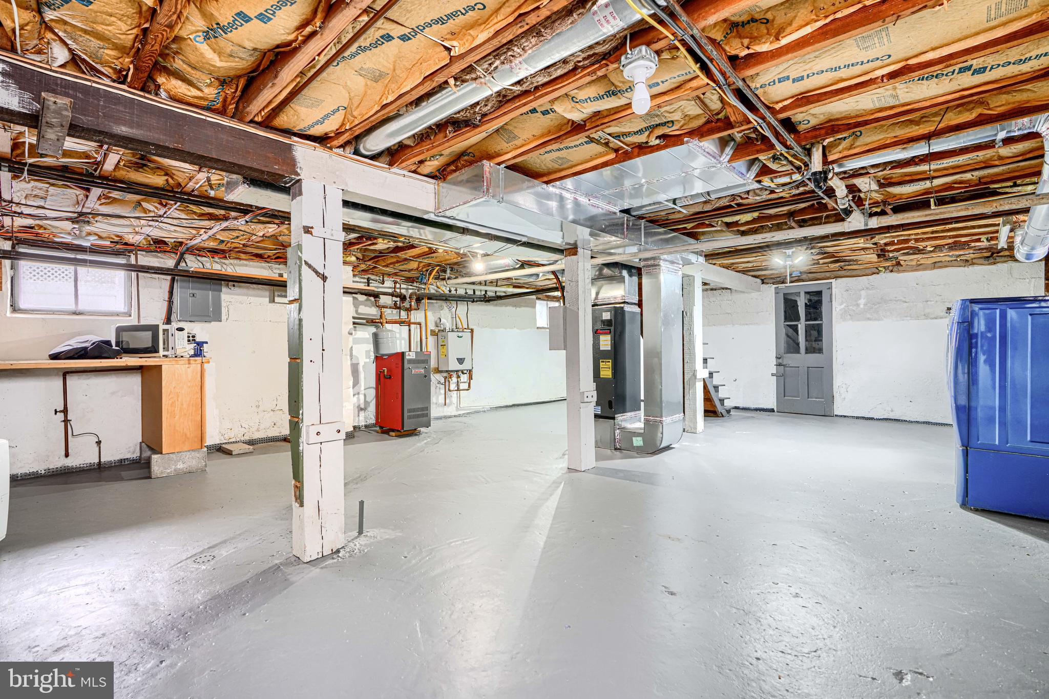 TOWSON MANOR - Residential