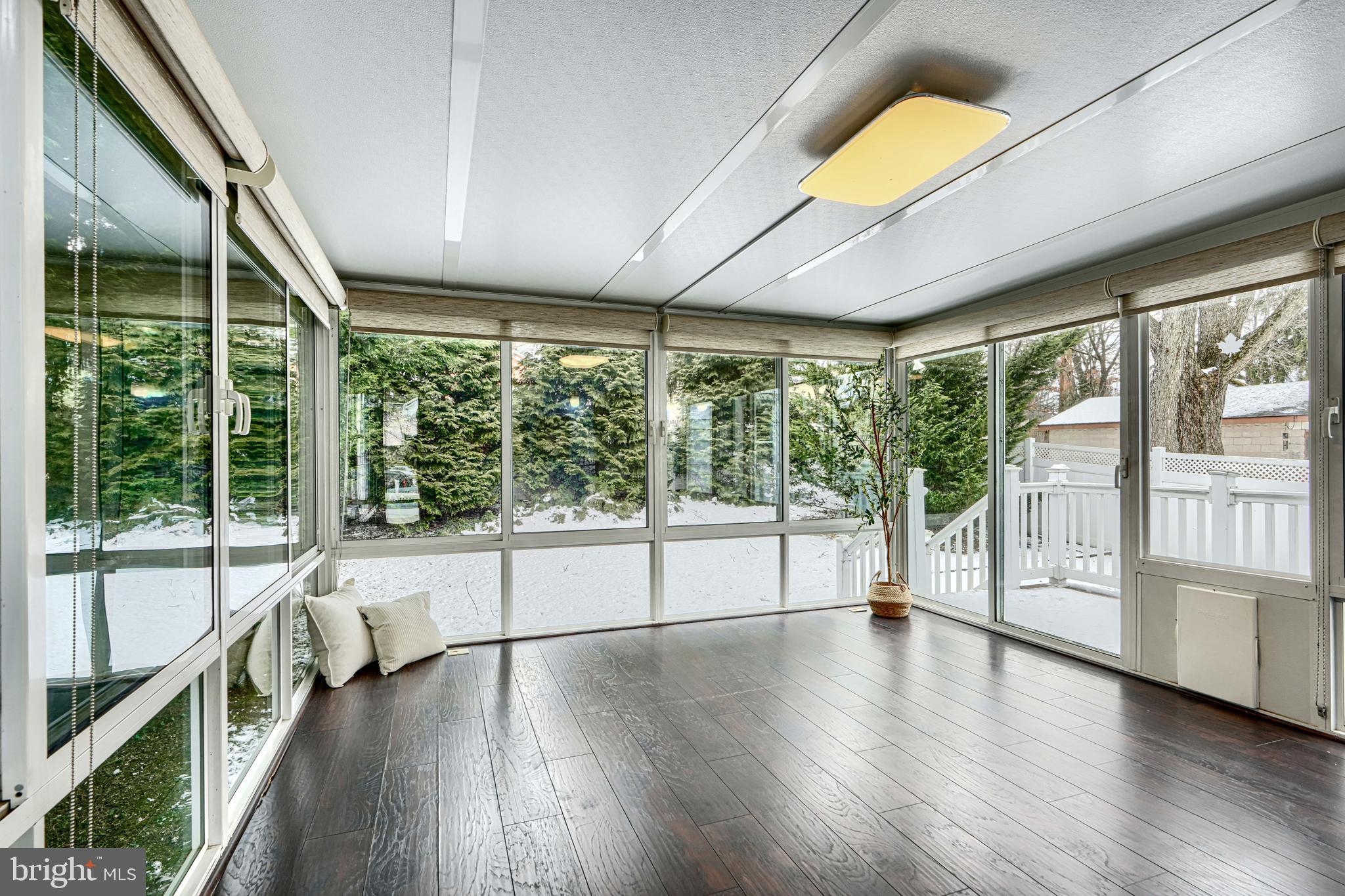 TOWSON MANOR - Residential