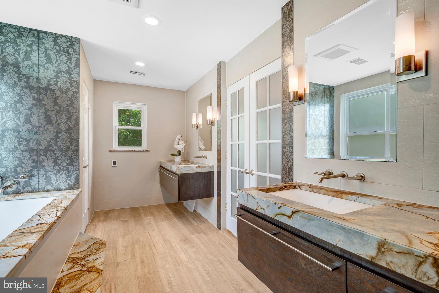 SUGAR CREEK - Residential