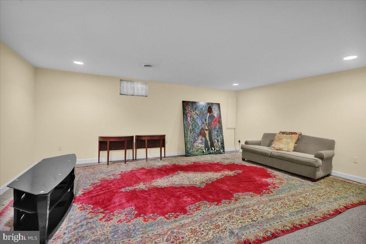 WYOMISSING COURT - Residential