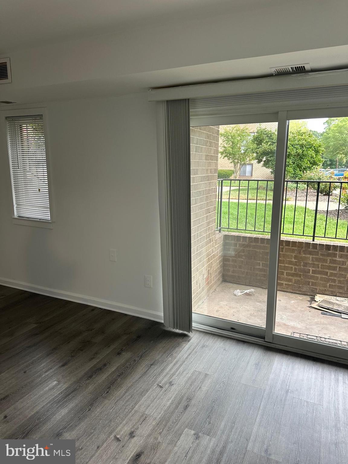 SUMMERTREE - Residential