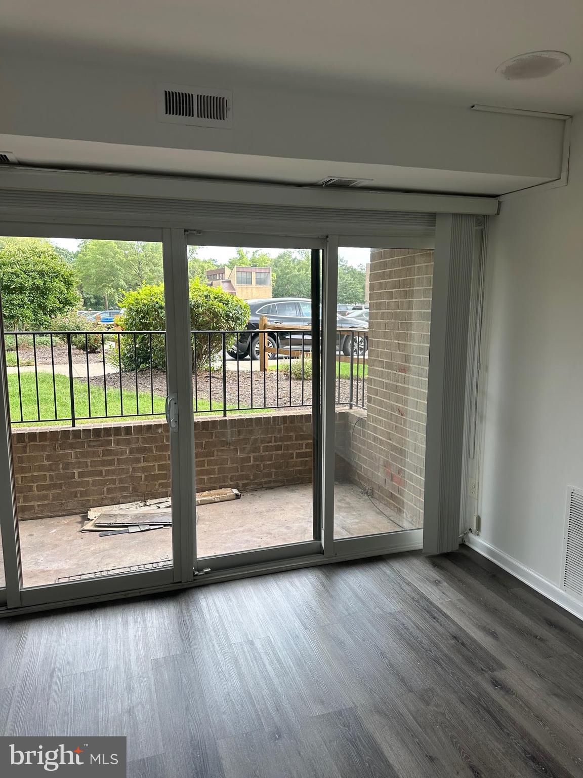 SUMMERTREE - Residential