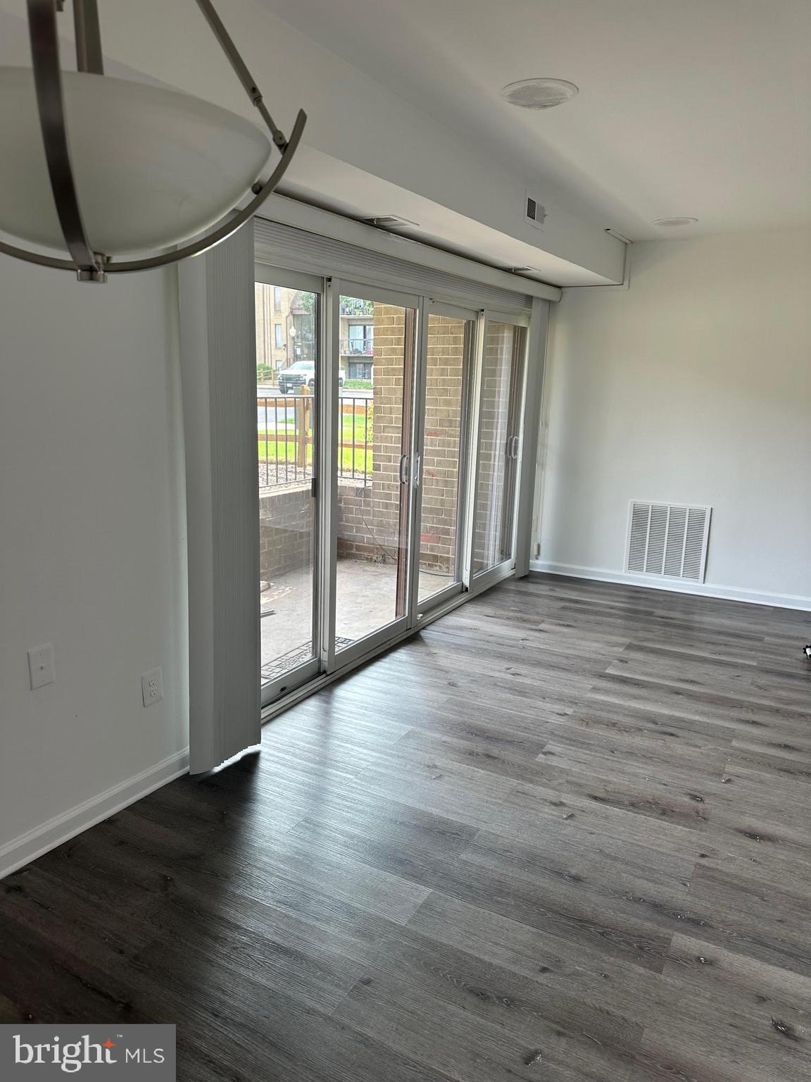 SUMMERTREE - Residential