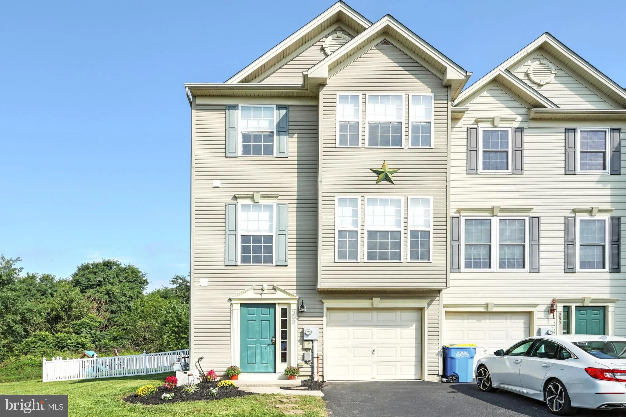 282 Country Ridge Drive, Red Lion, PA 17356