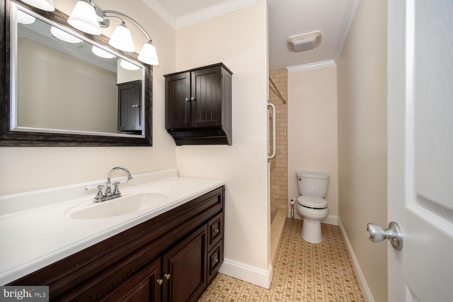 SOUTH BEECHWOOD - Residential