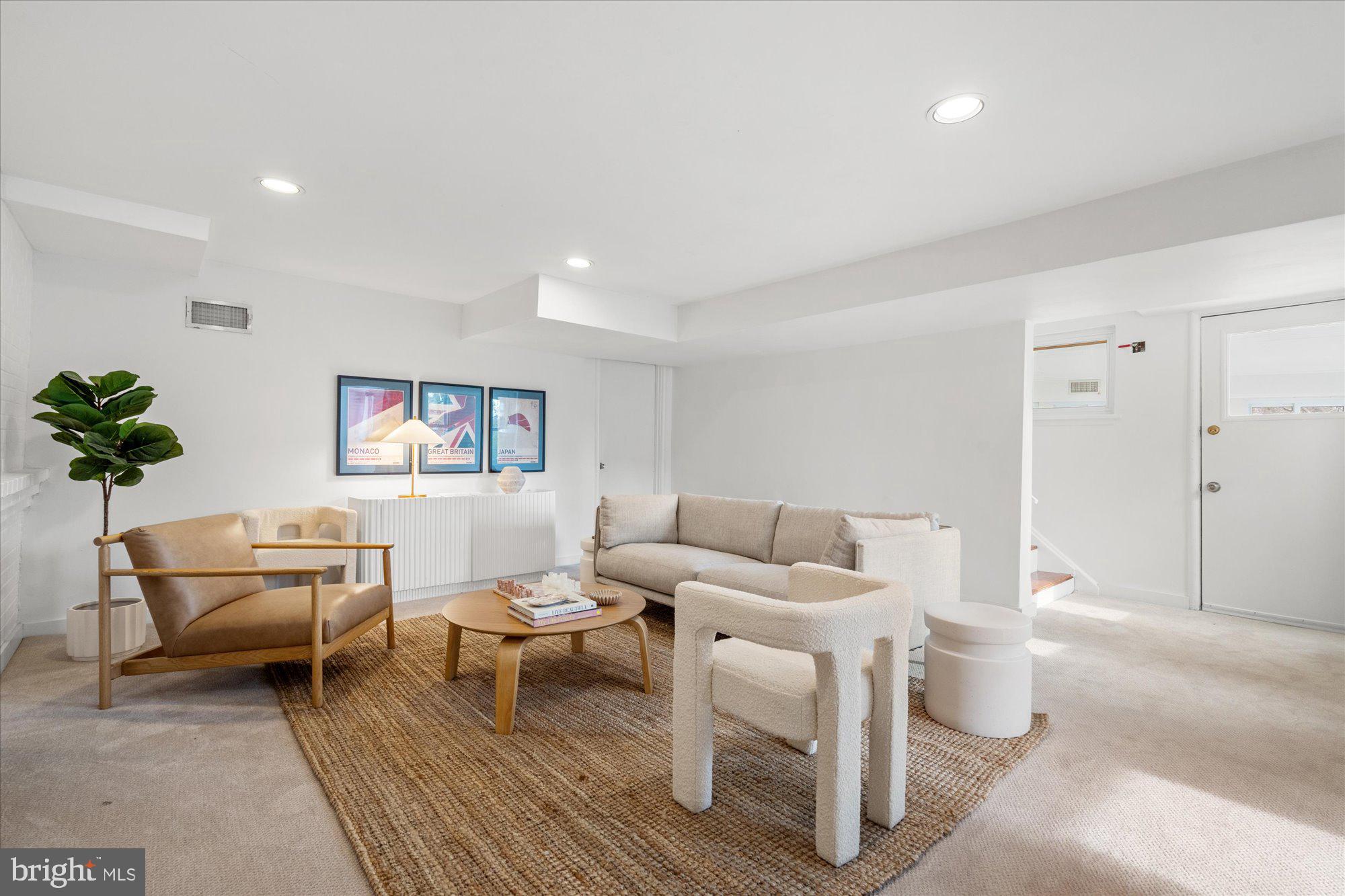 MONTICELLO PARK - Residential