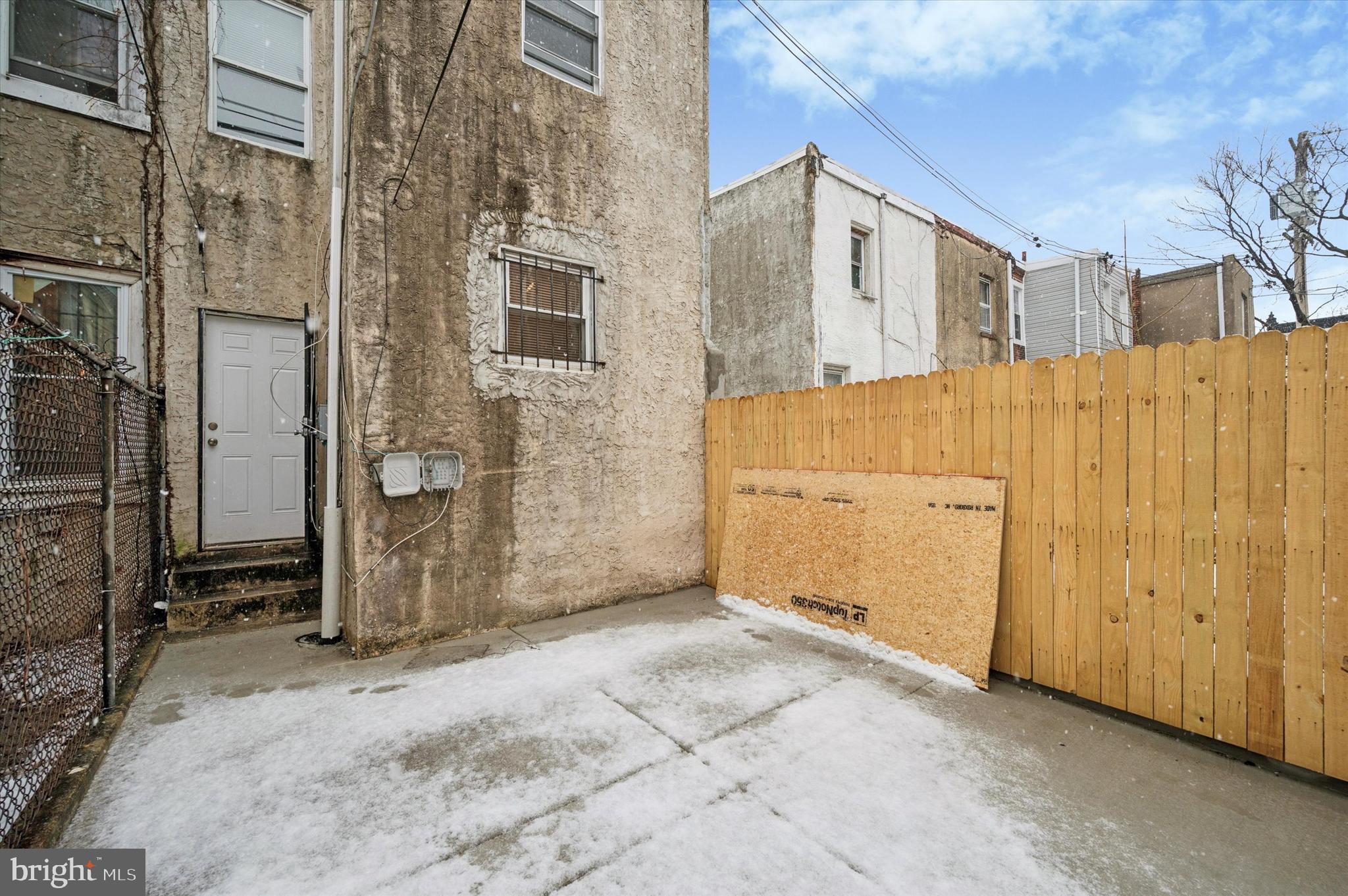 STRAWBERRY MANSION - Residential