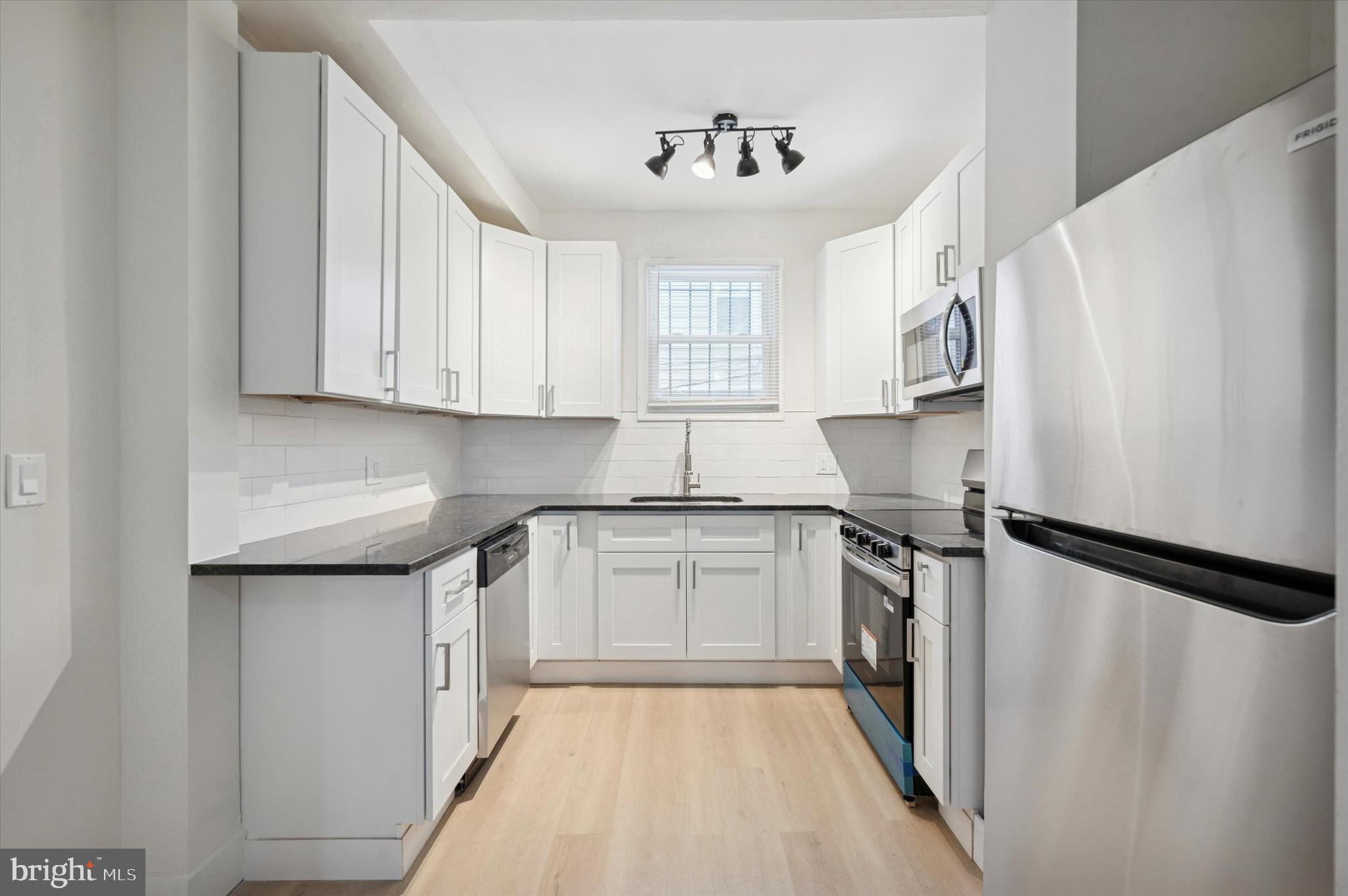 STRAWBERRY MANSION - Residential