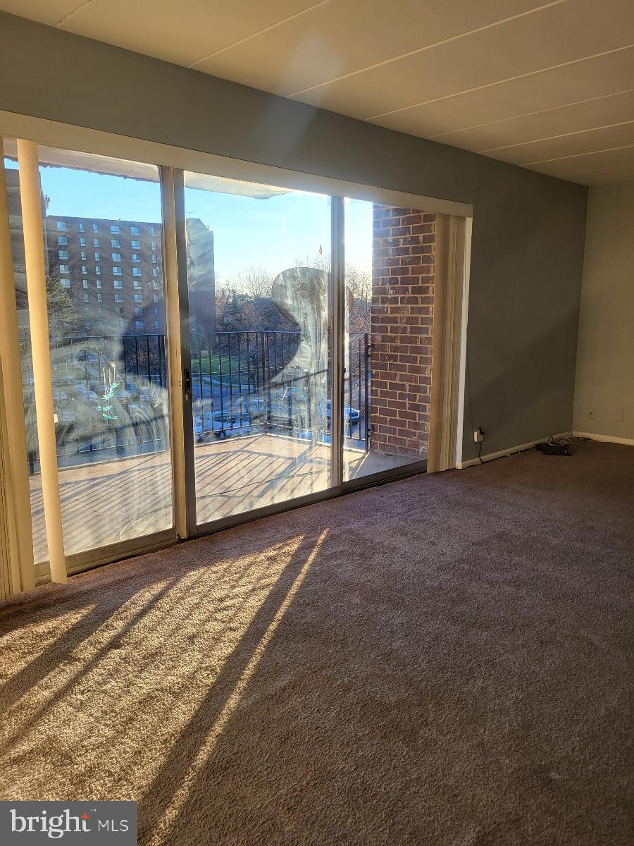 PARKWAY CONDOMINIUMS - Residential