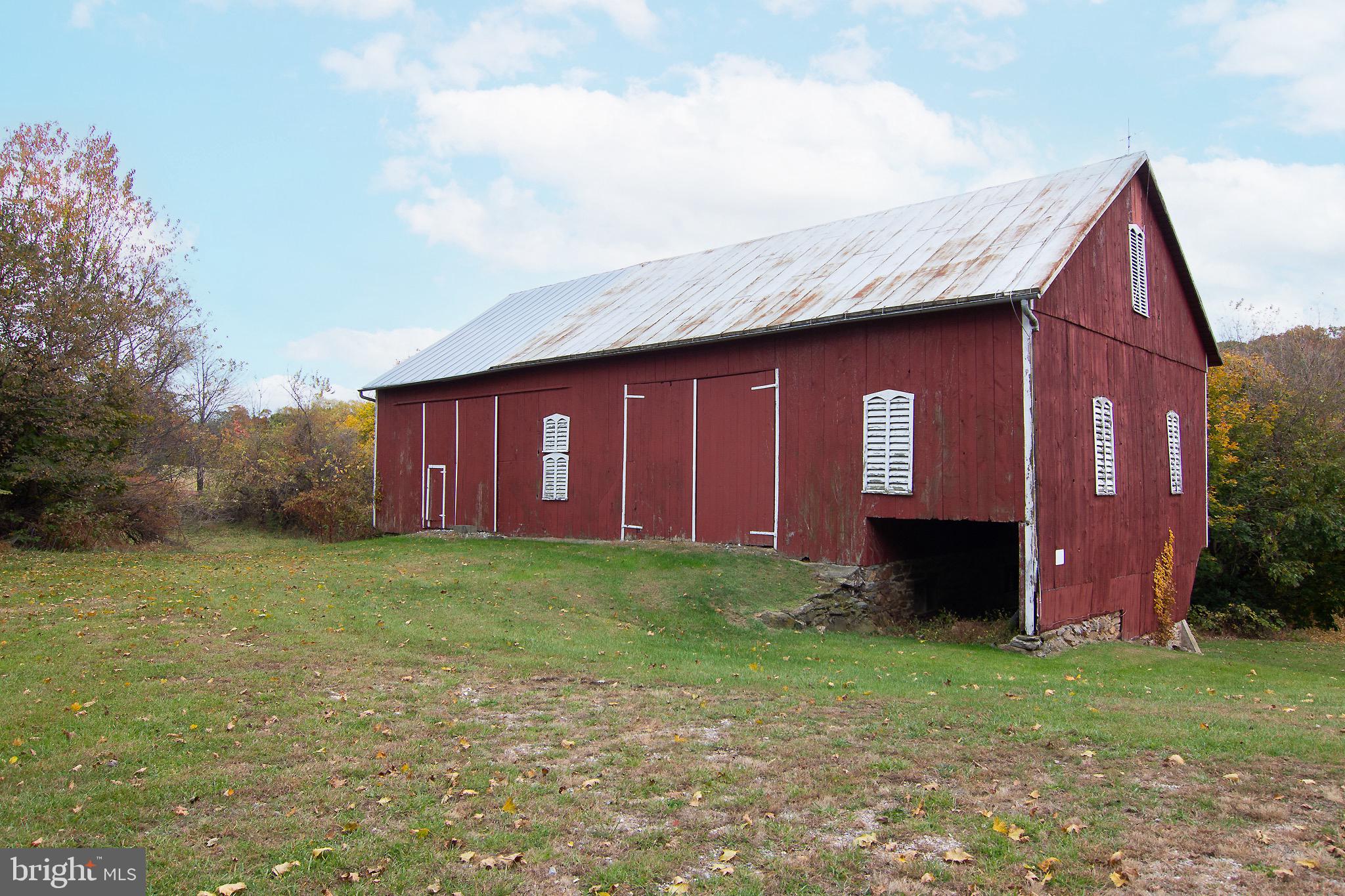 2425 MOUNT VENTUS ROAD