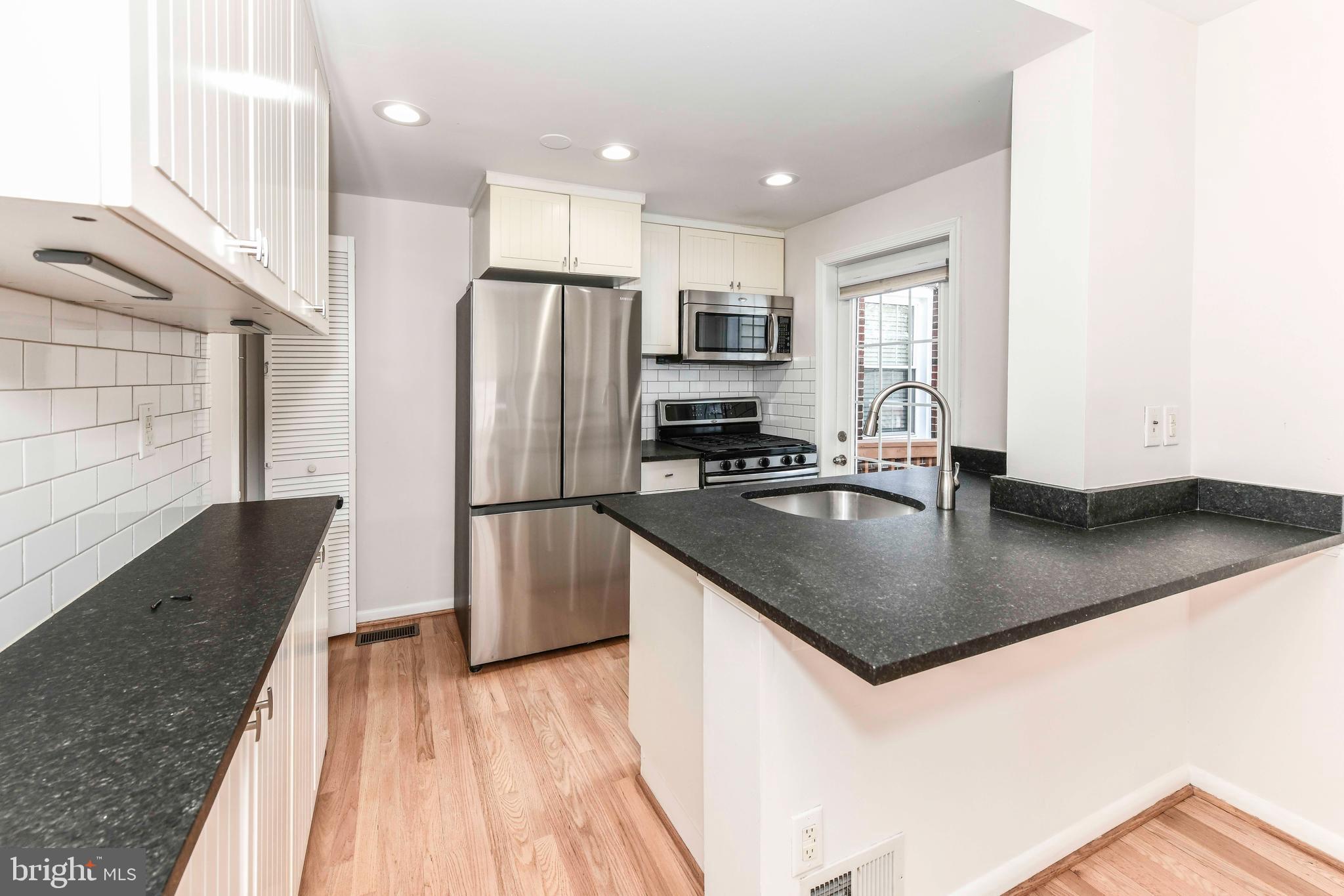 JEFFERSON MANOR - Residential Lease