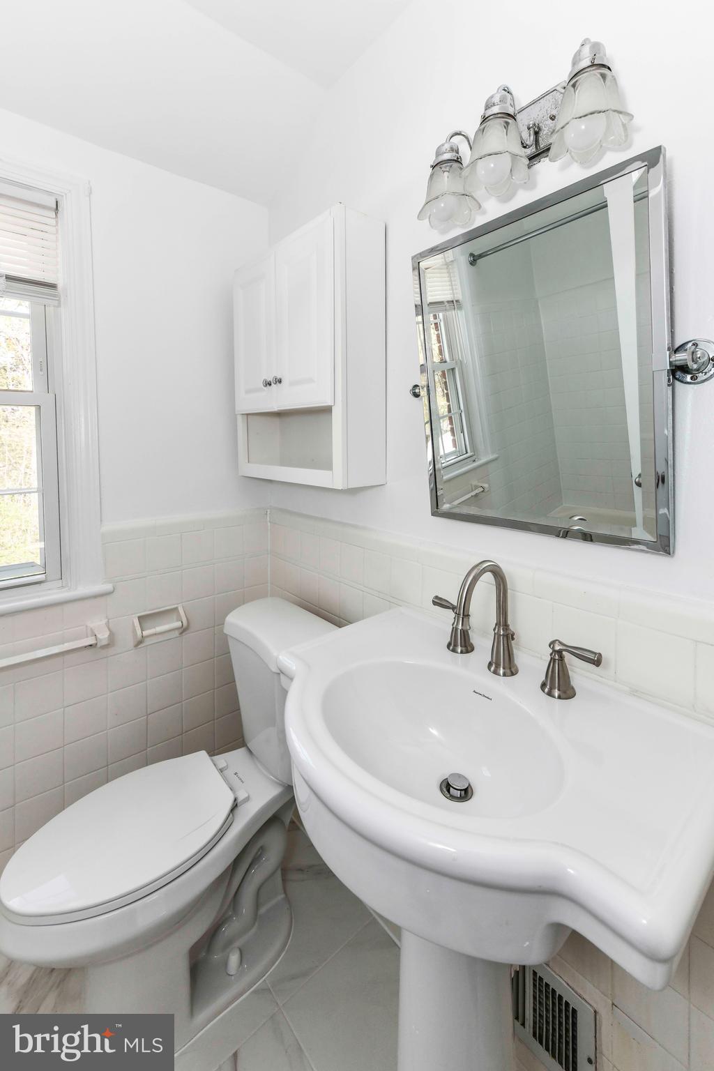 JEFFERSON MANOR - Residential Lease