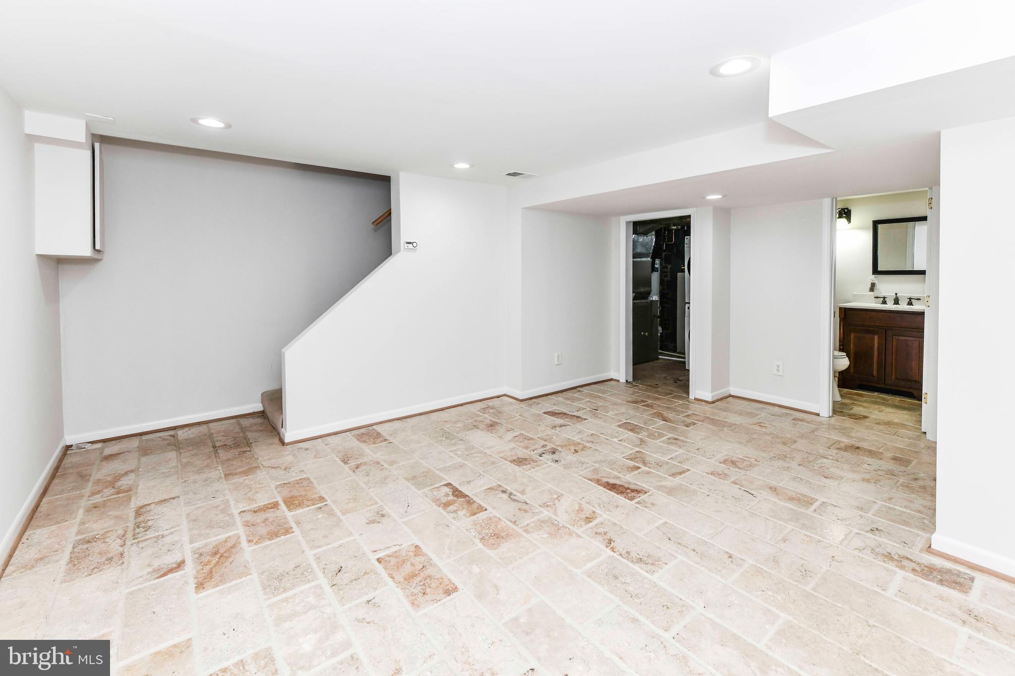 JEFFERSON MANOR - Residential Lease