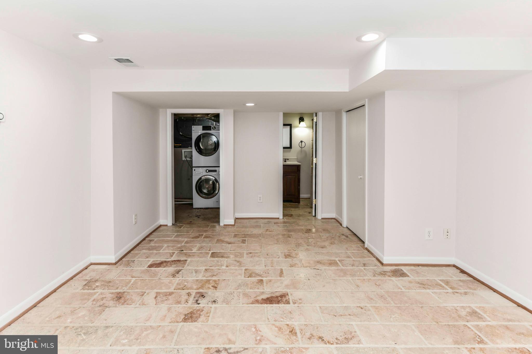 JEFFERSON MANOR - Residential Lease