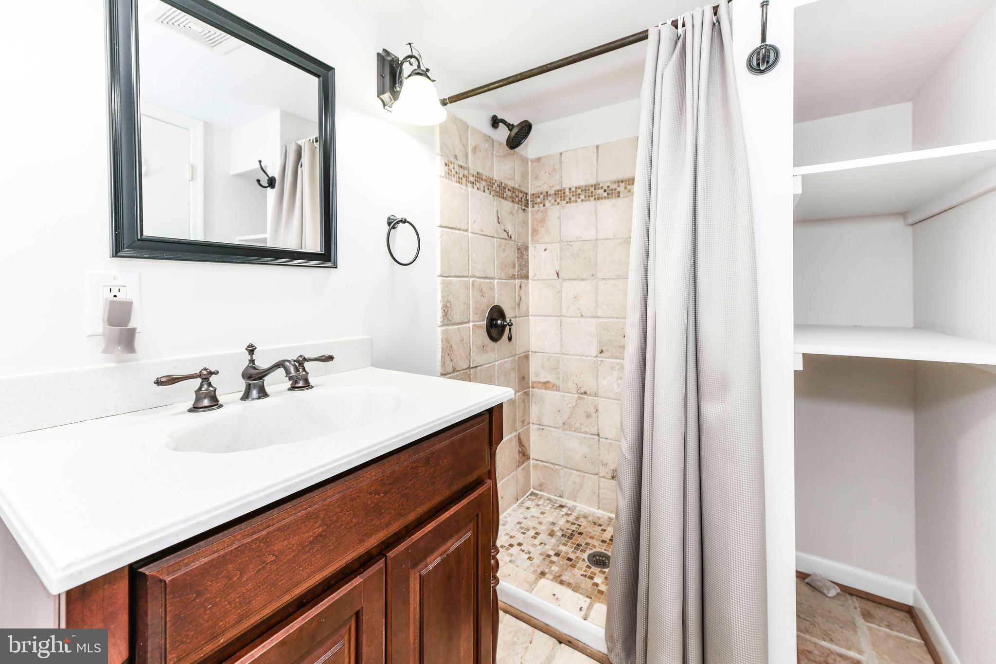 JEFFERSON MANOR - Residential Lease