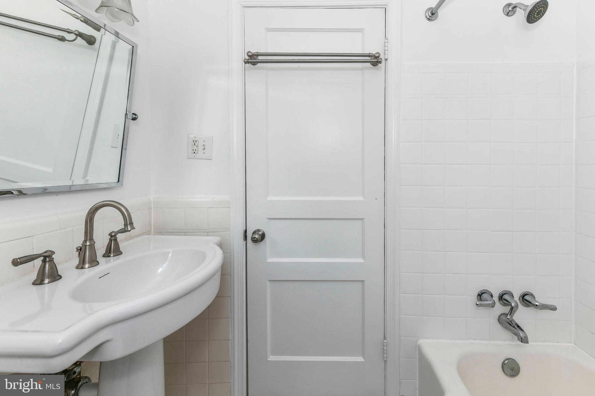 JEFFERSON MANOR - Residential Lease