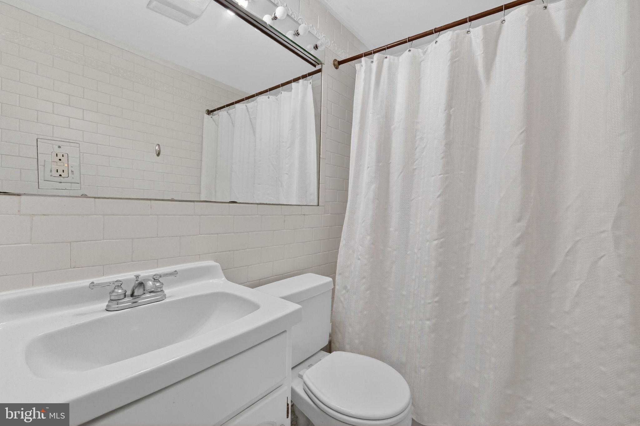 KALORAMA/ADAMS MORGAN - Residential Income