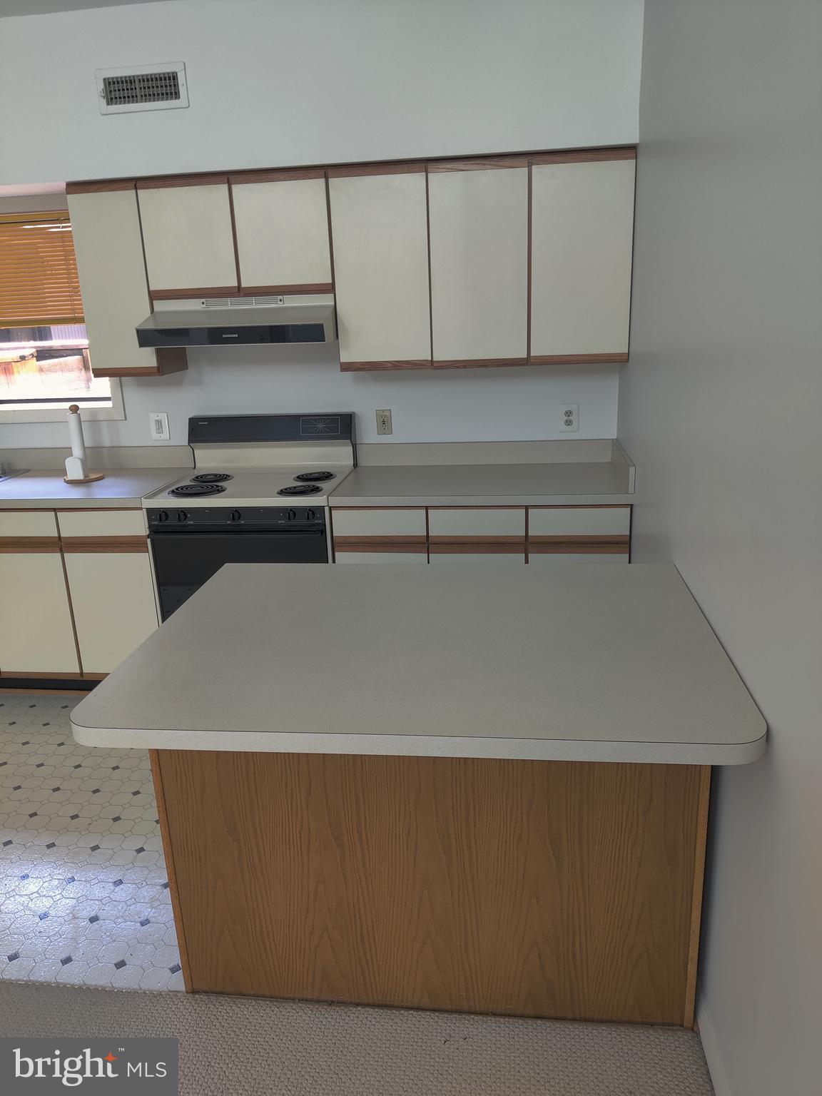 ANNANDALE ACRES - Residential Lease