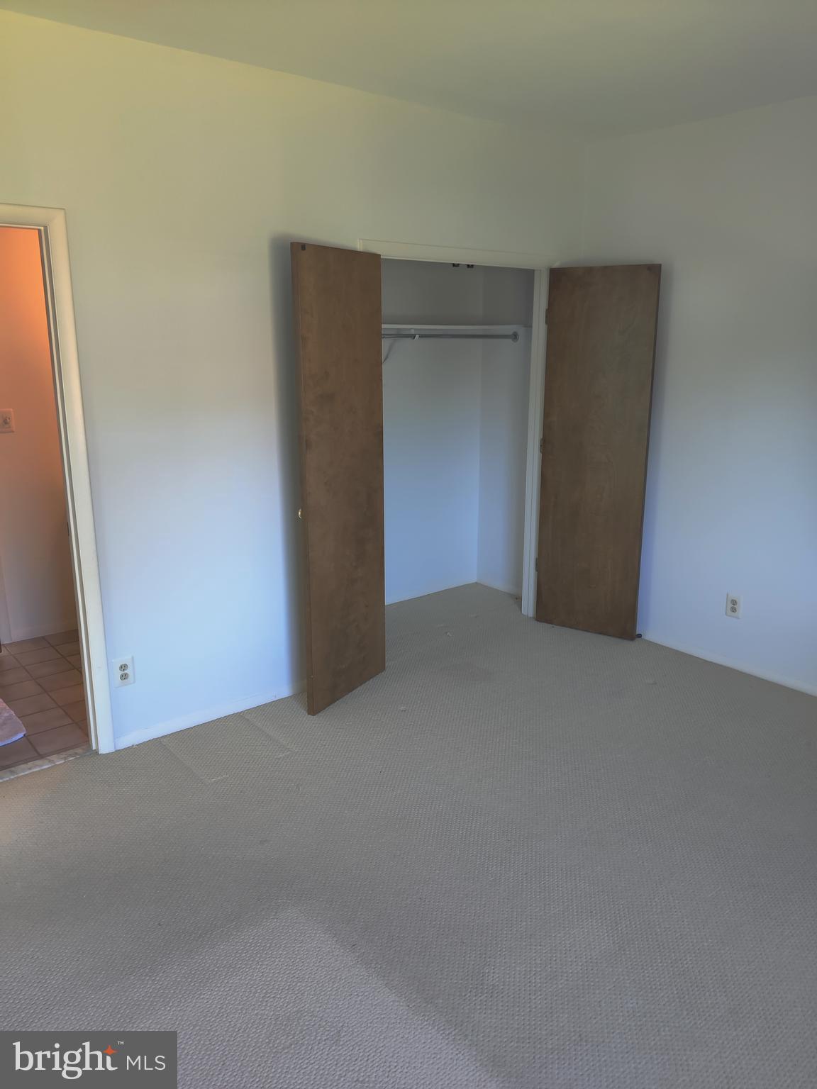 ANNANDALE ACRES - Residential Lease